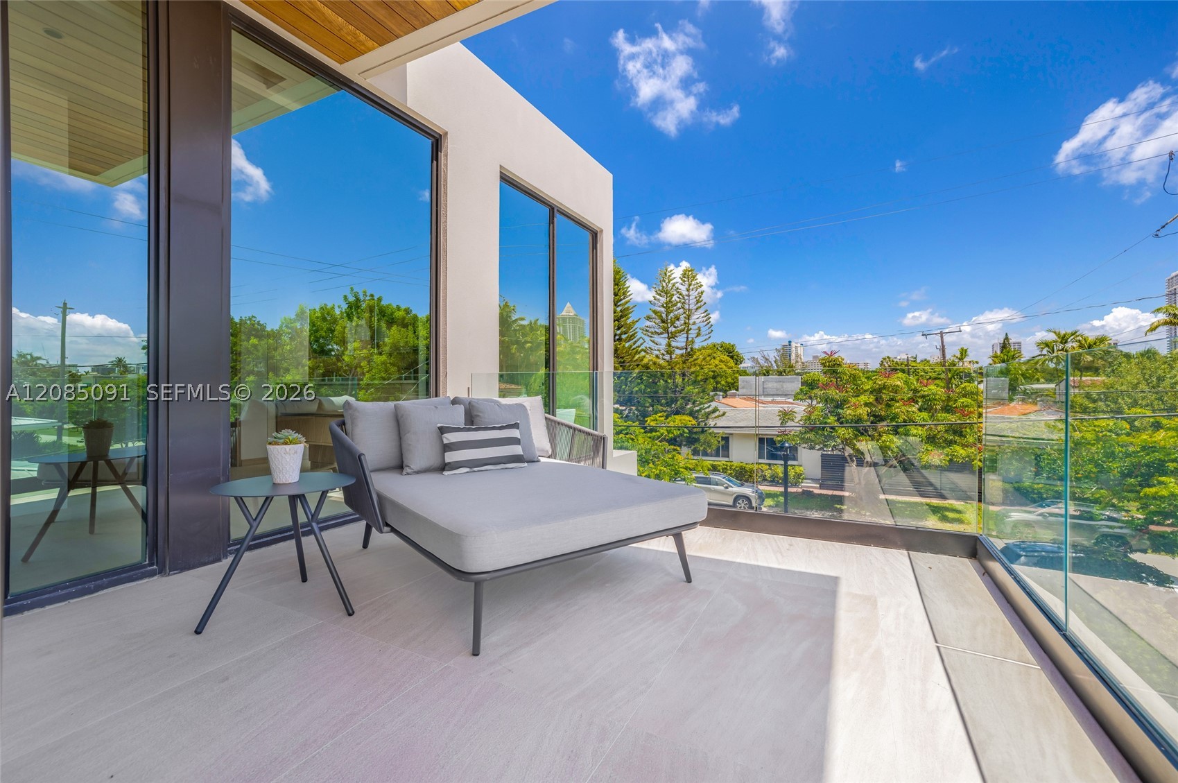 4940 Cherokee Ave Miami Beach, FL 33140