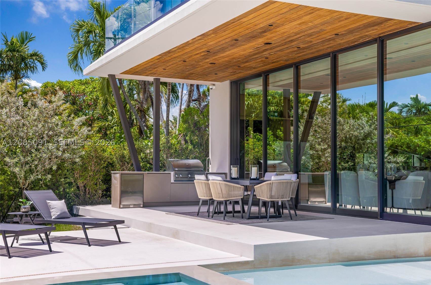 4940 Cherokee Ave Miami Beach, FL 33140