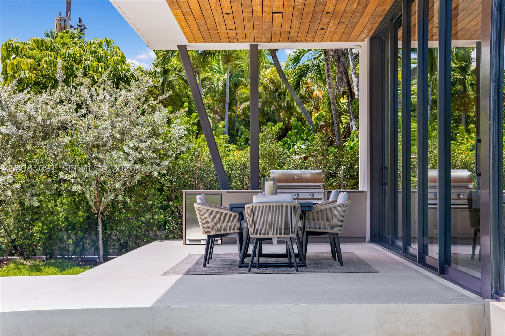 4940 Cherokee Ave Miami Beach, FL 33140
