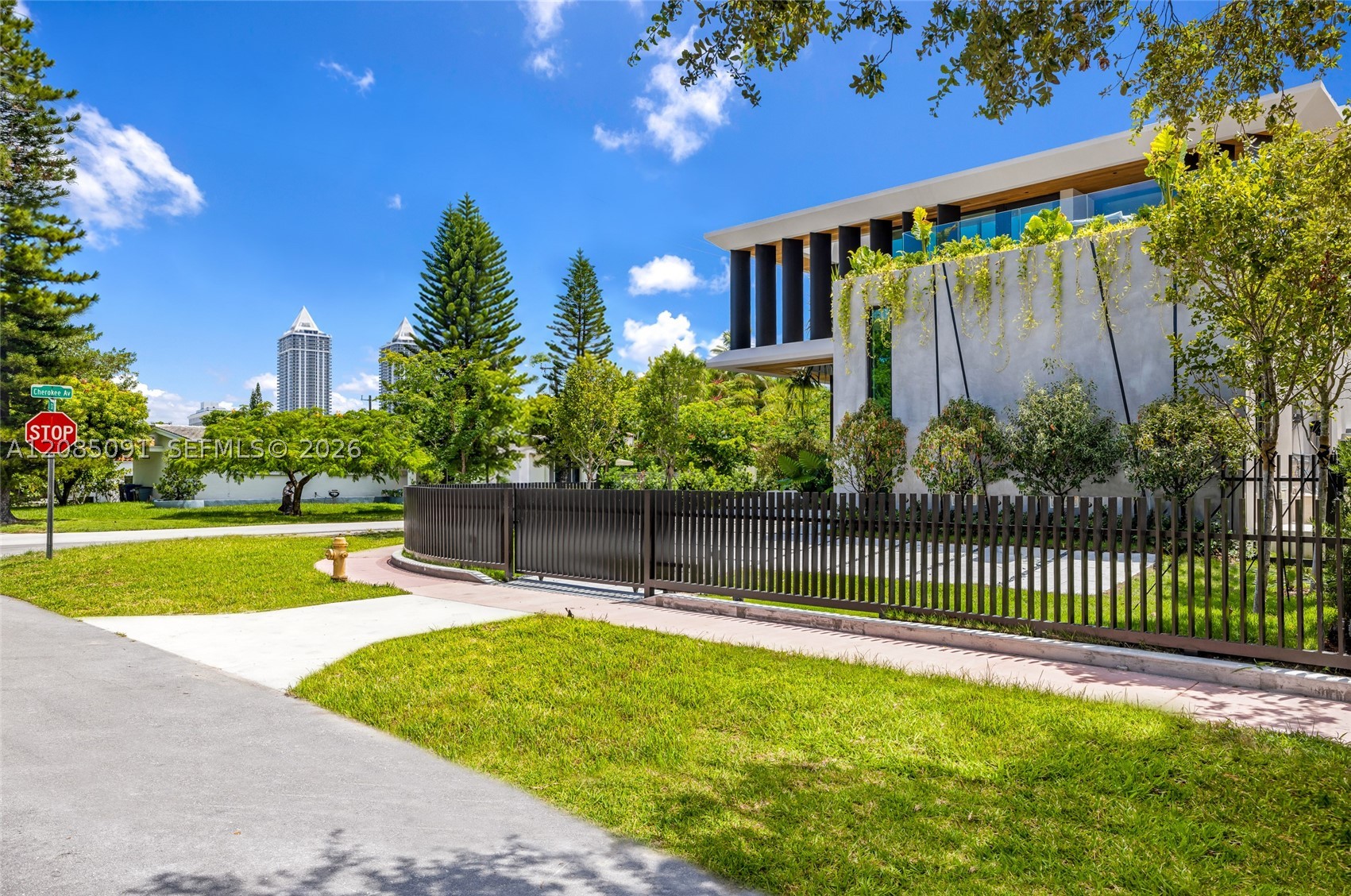 4940 Cherokee Ave Miami Beach, FL 33140