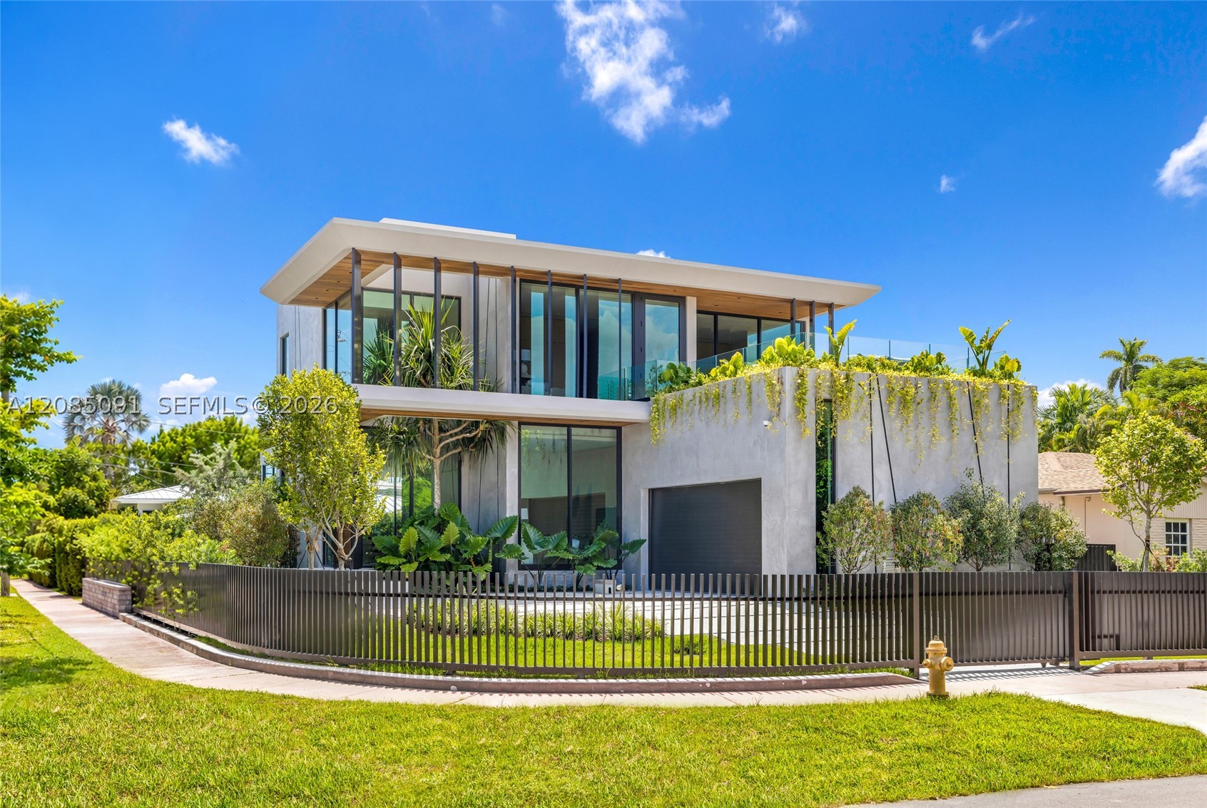 4940 Cherokee Ave Miami Beach, FL 33140