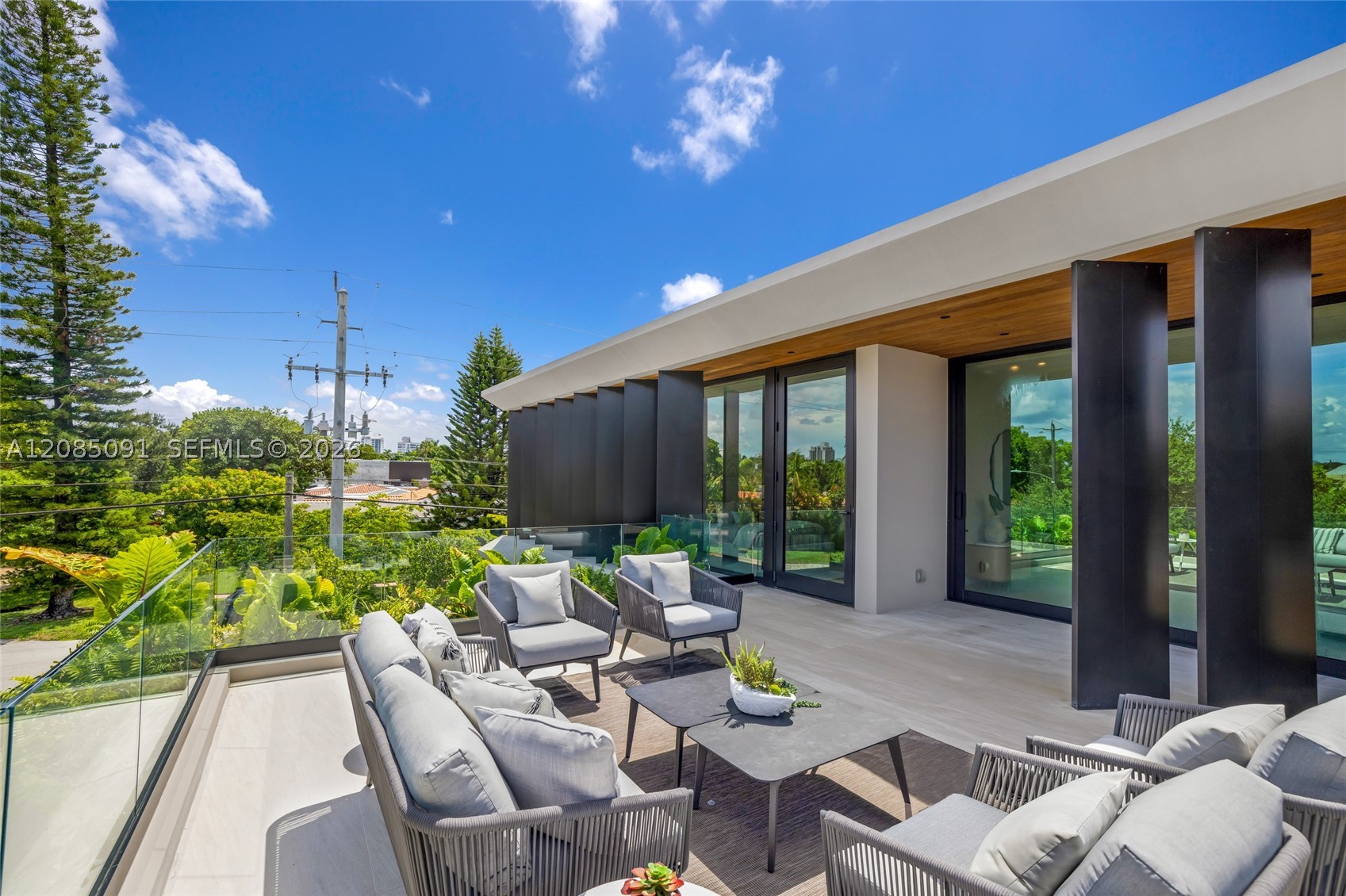 4940 Cherokee Ave Miami Beach, FL 33140