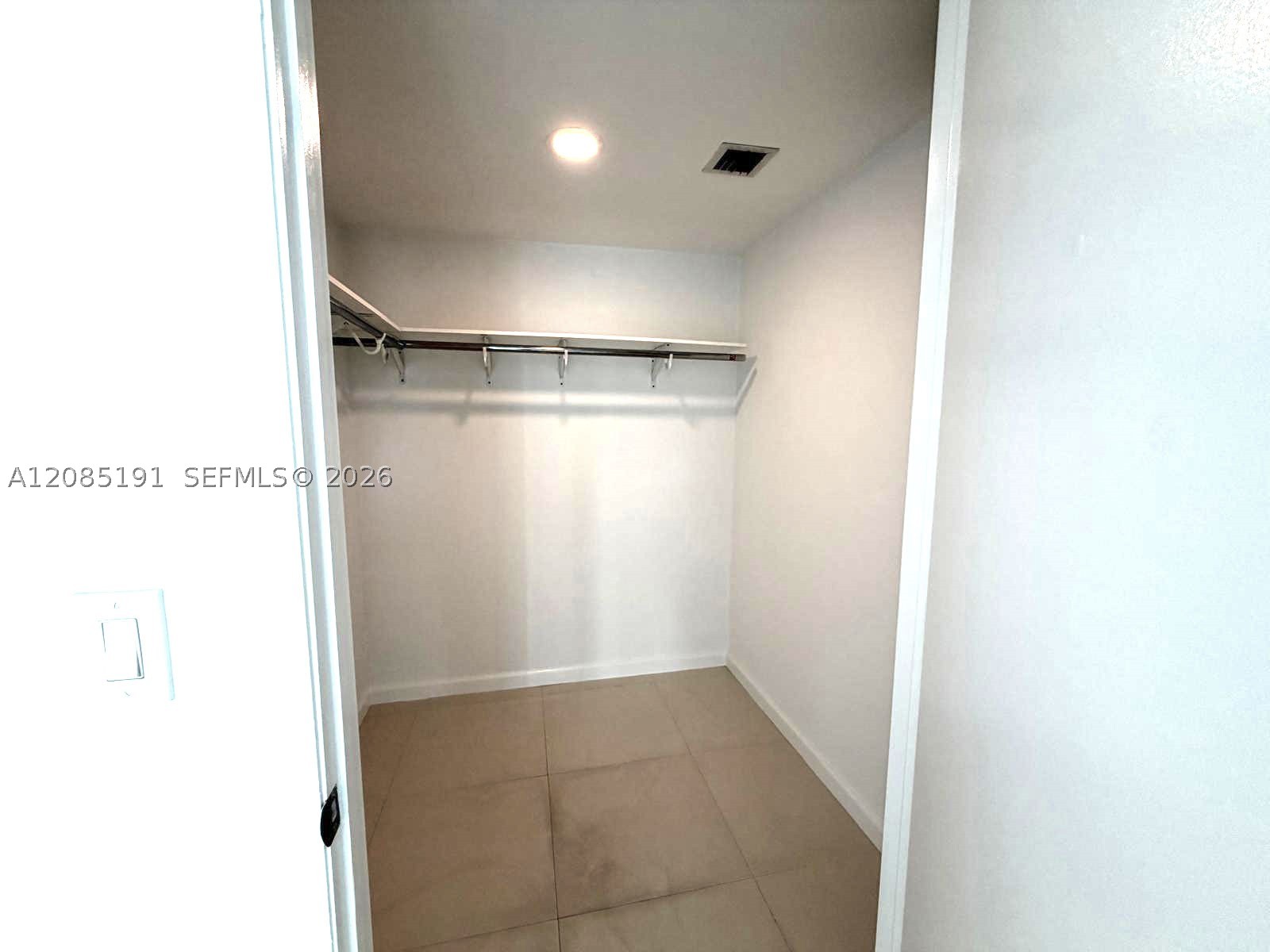 image Icon Brickell10