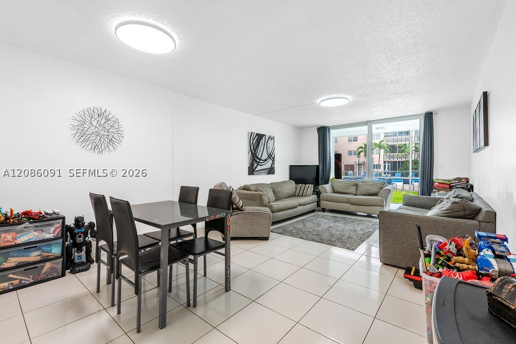 319 NE 14th Ave #106