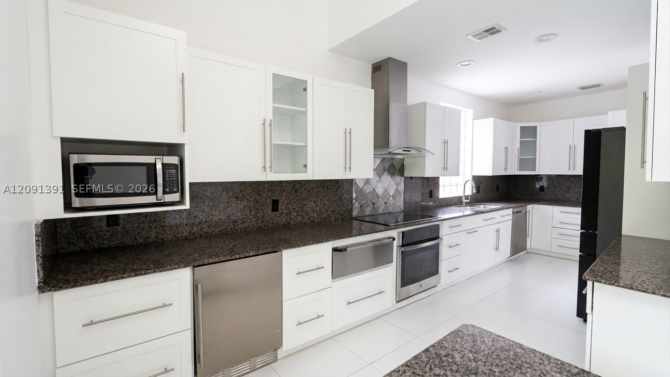 2000 S Bayshore Dr #58 Miami, FL 33133