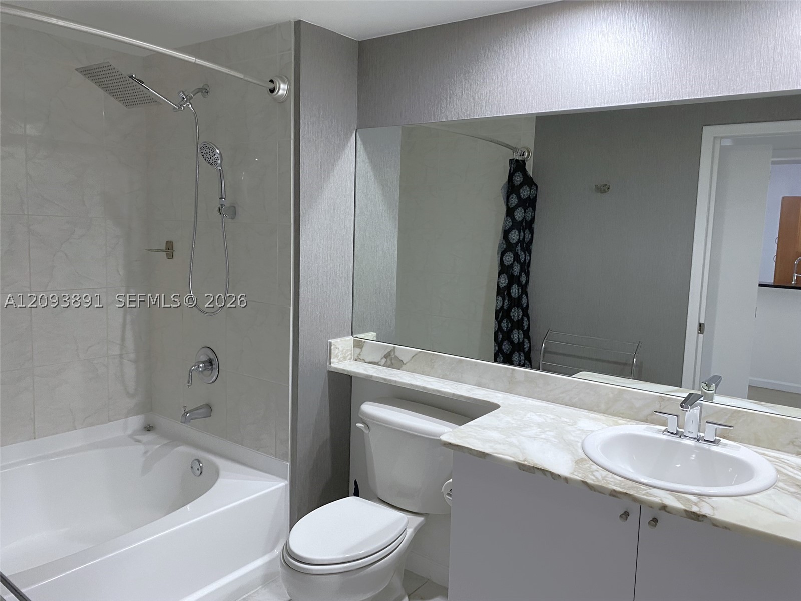 image The Venture at Aventura15