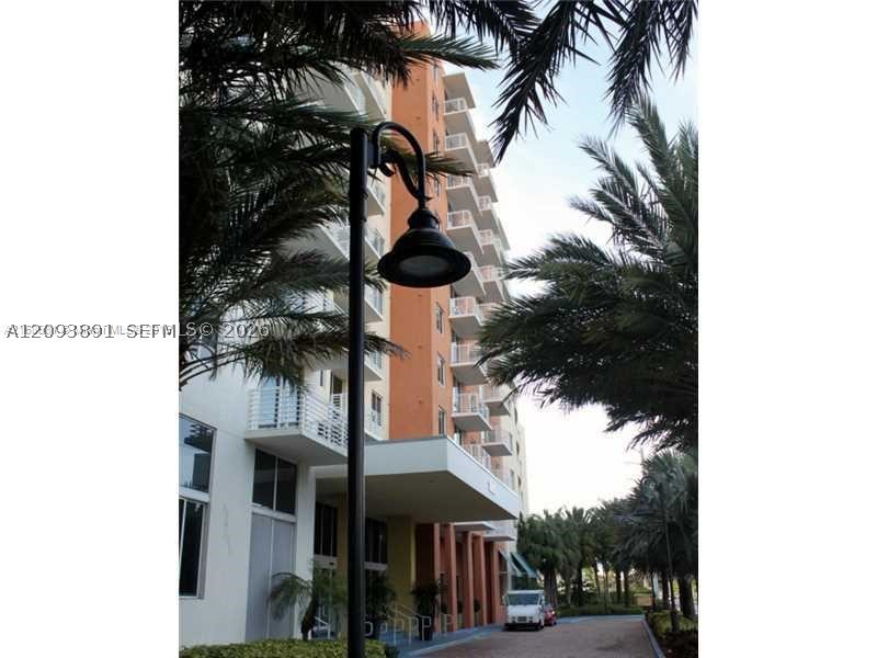 image The Venture at Aventura18