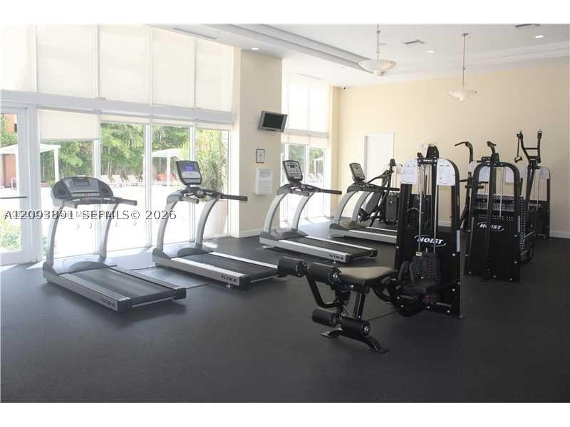 image The Venture at Aventura23