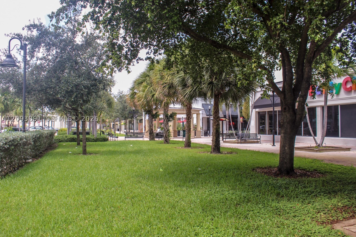 image The Venture at Aventura28