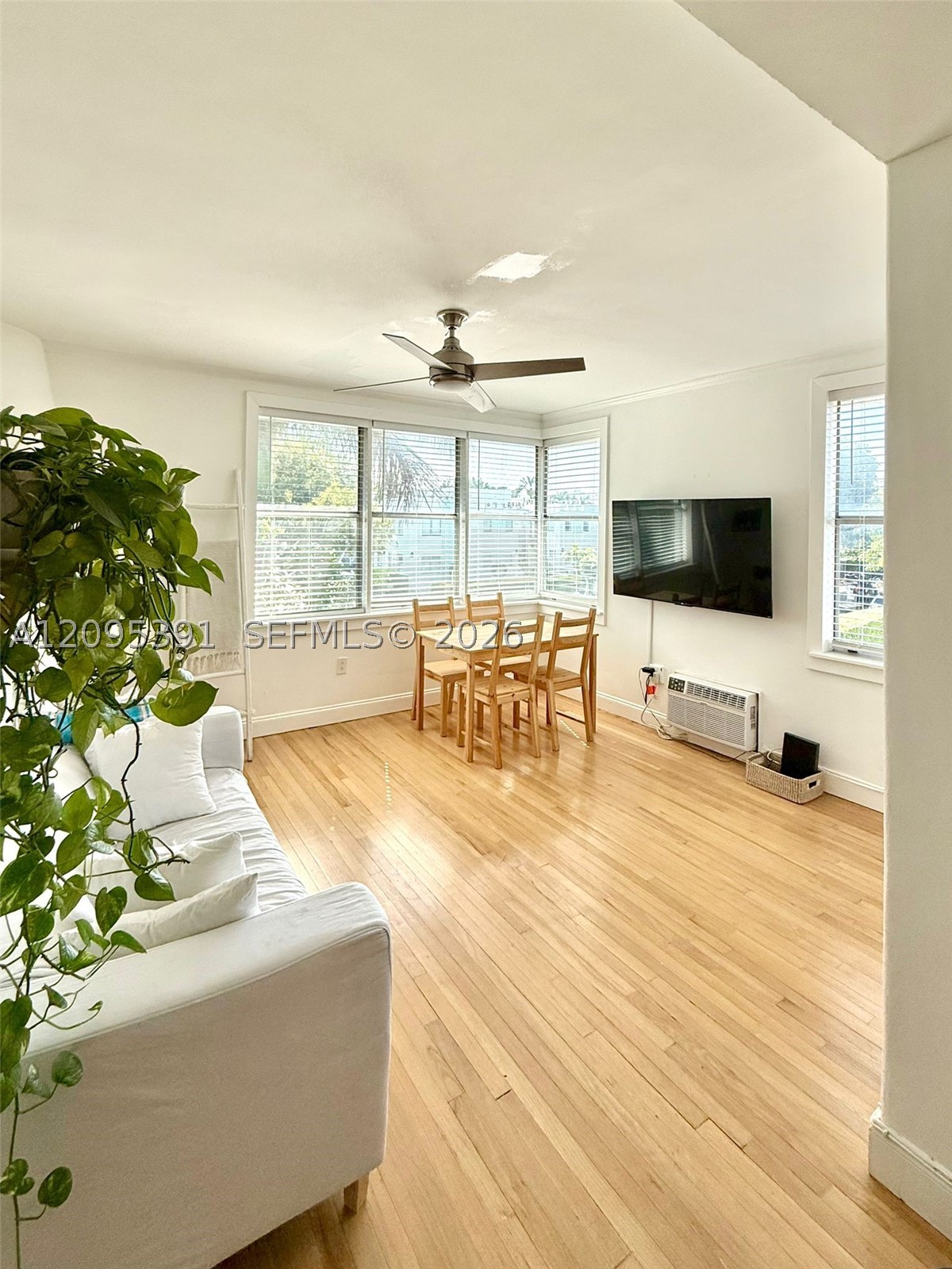 900 Jefferson Ave #10