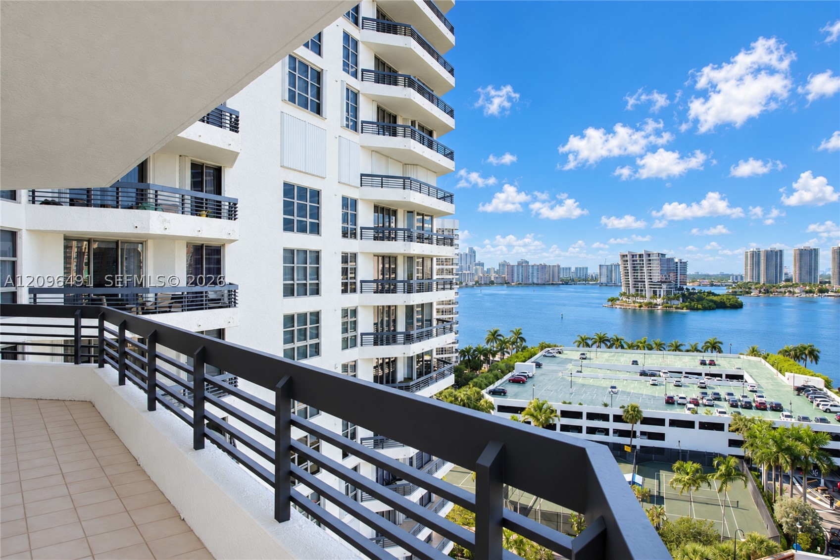 3500 Mystic Pointe Dr #1503