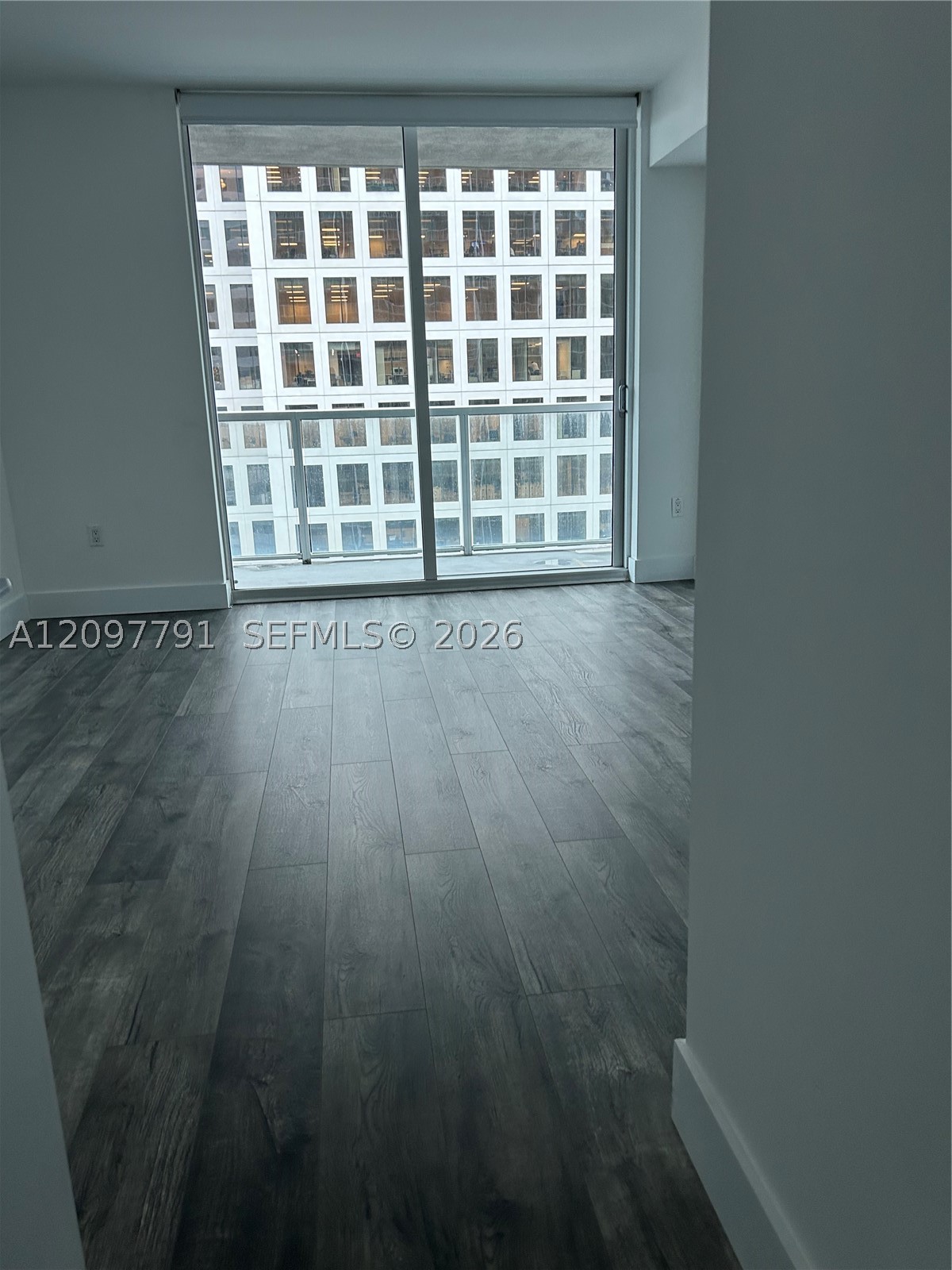 image 500 Brickell East4