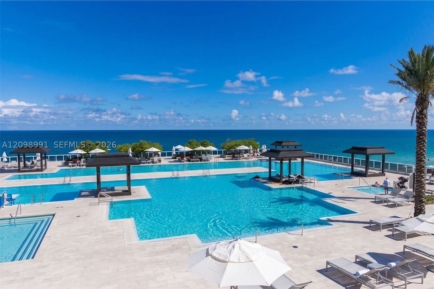 image Beach Club 347