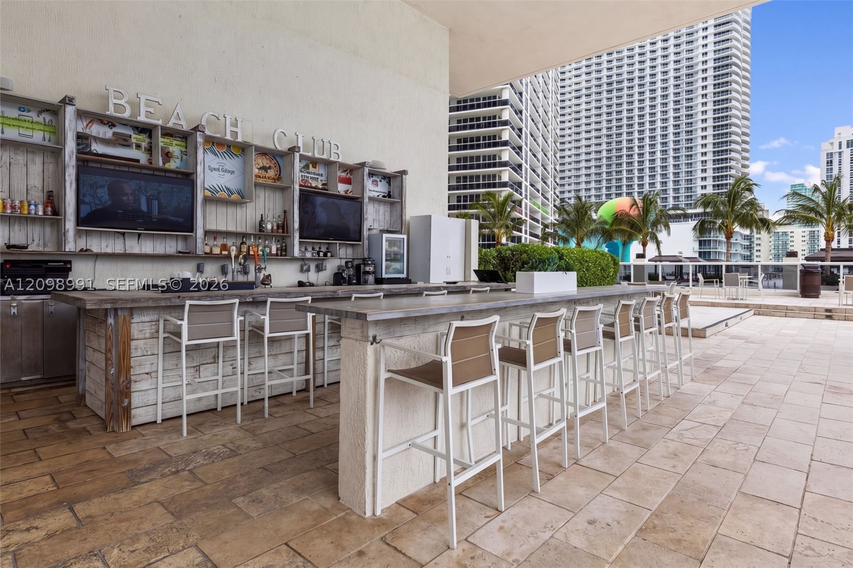 image Beach Club 354