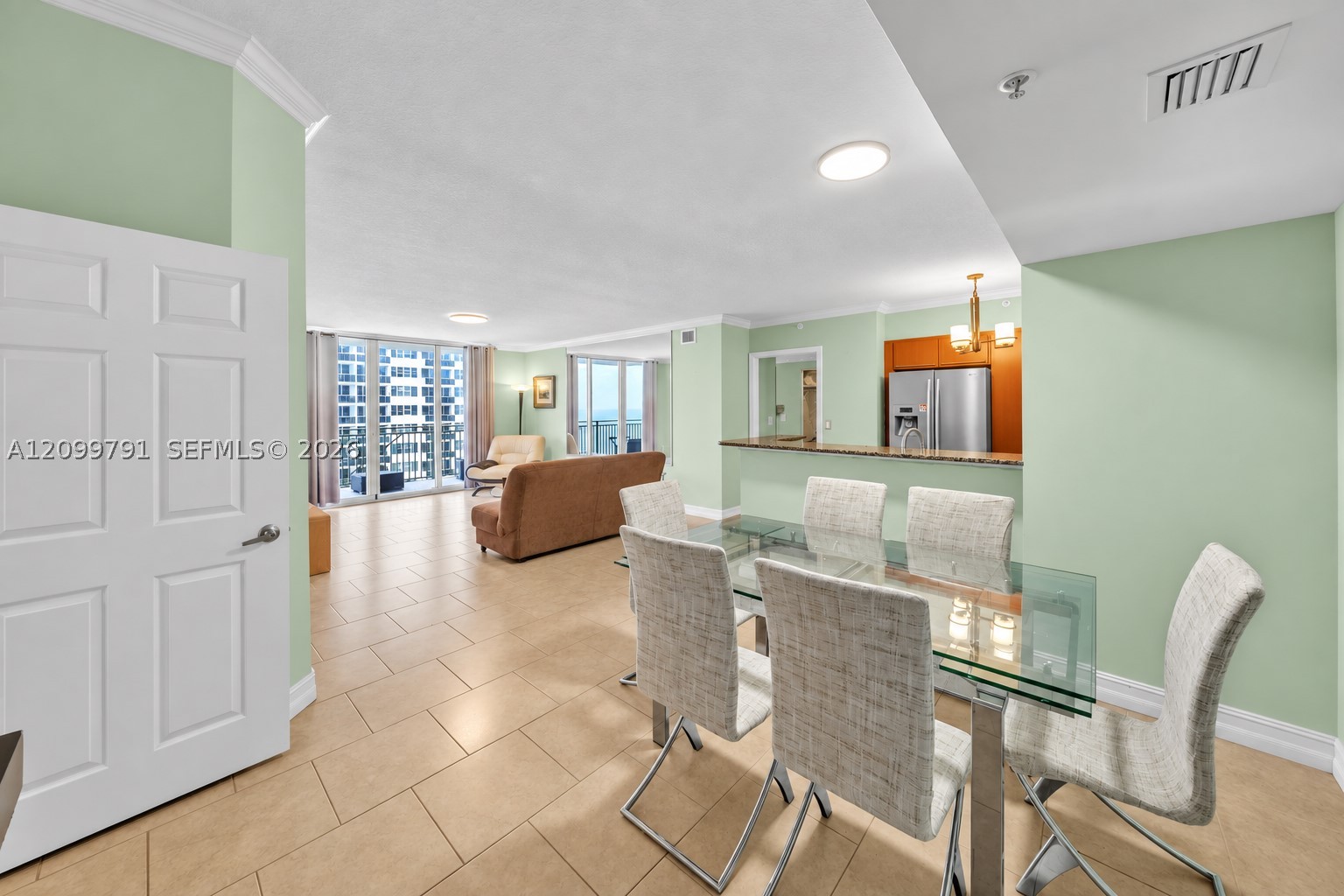 image 2080 Ocean Drive3