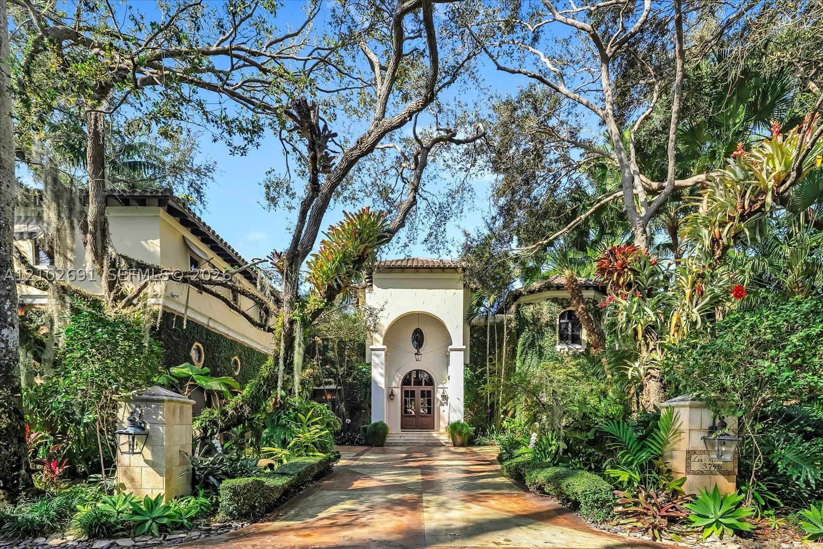 5746 SW 100th St Pinecrest, FL 33156