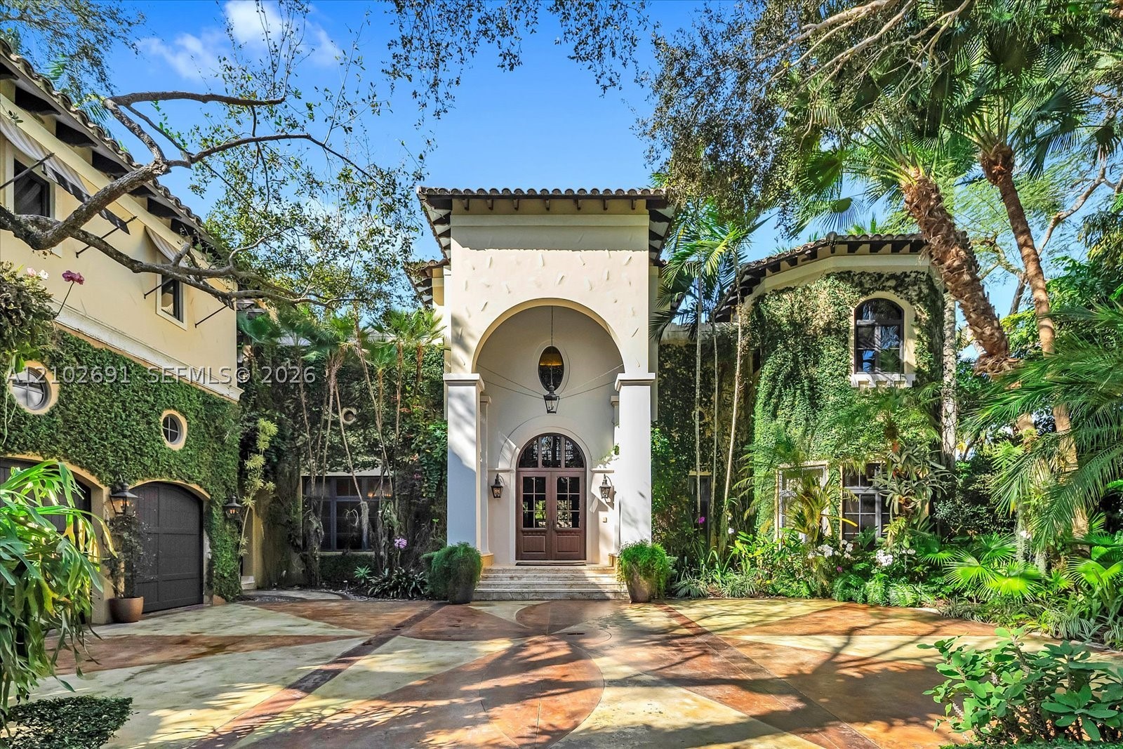 5746 SW 100th St Pinecrest, FL 33156