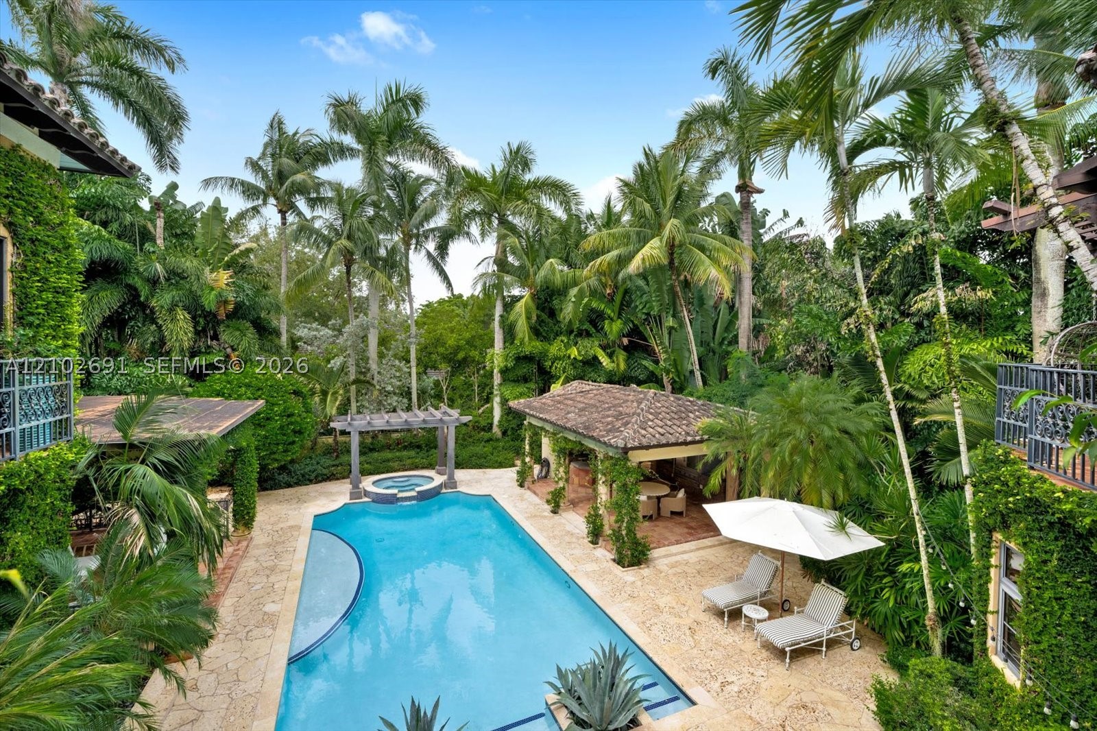 5746 SW 100th St Pinecrest, FL 33156