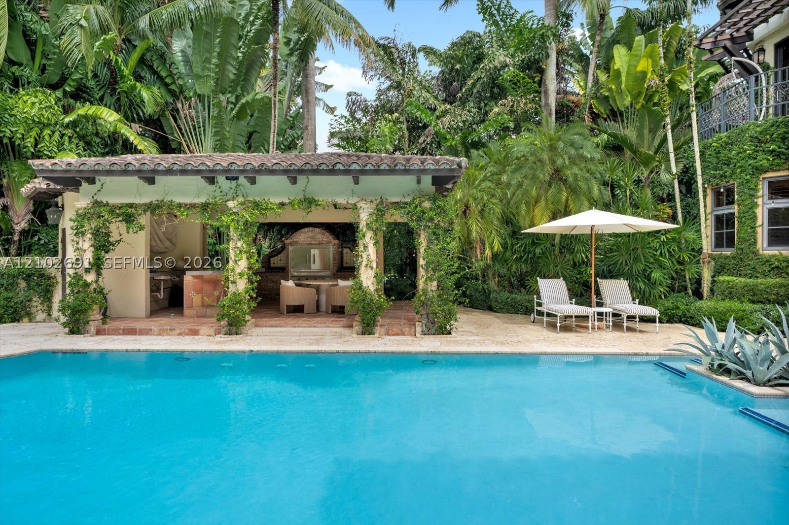 5746 SW 100th St Pinecrest, FL 33156