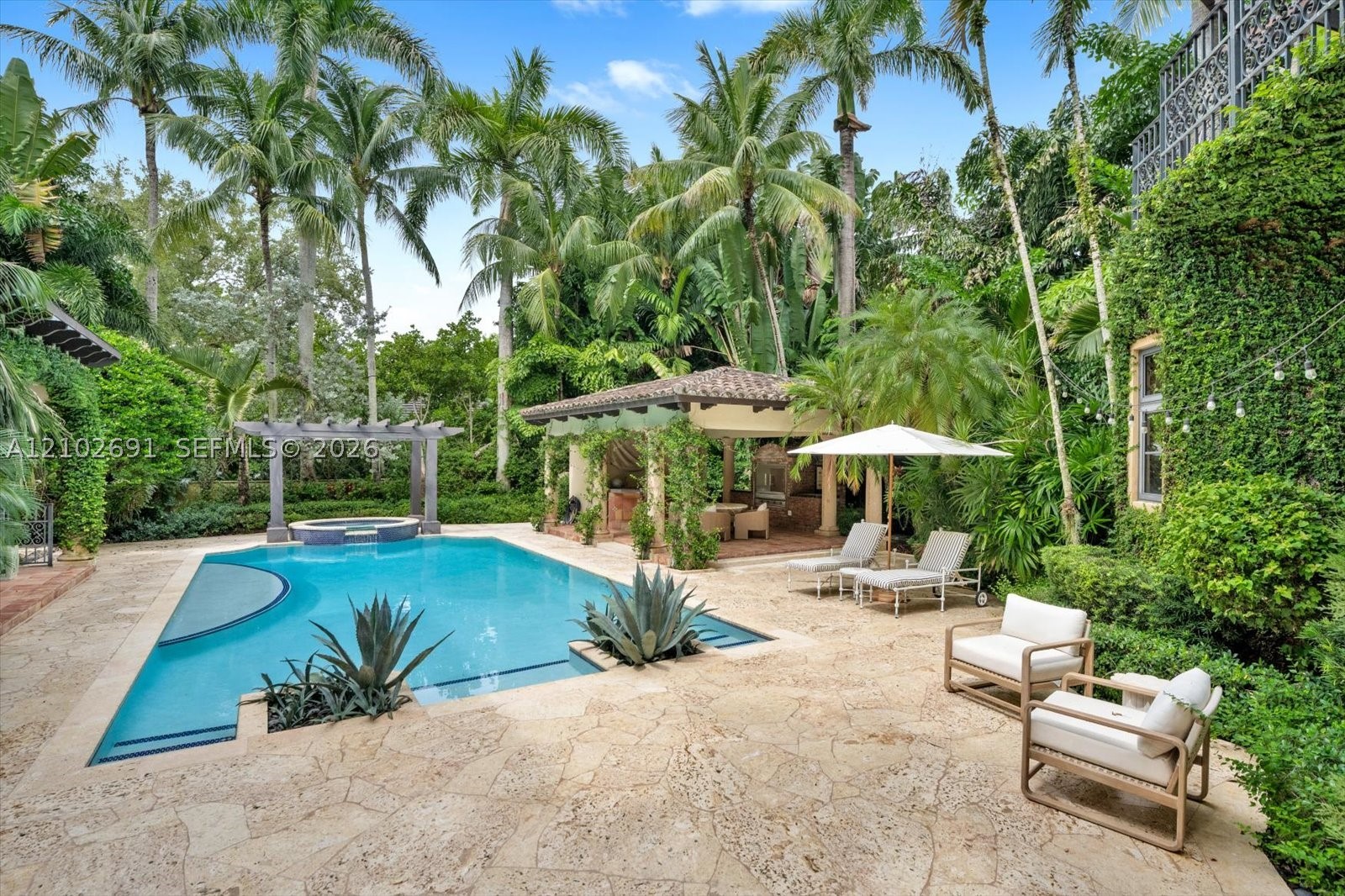 5746 SW 100th St Pinecrest, FL 33156