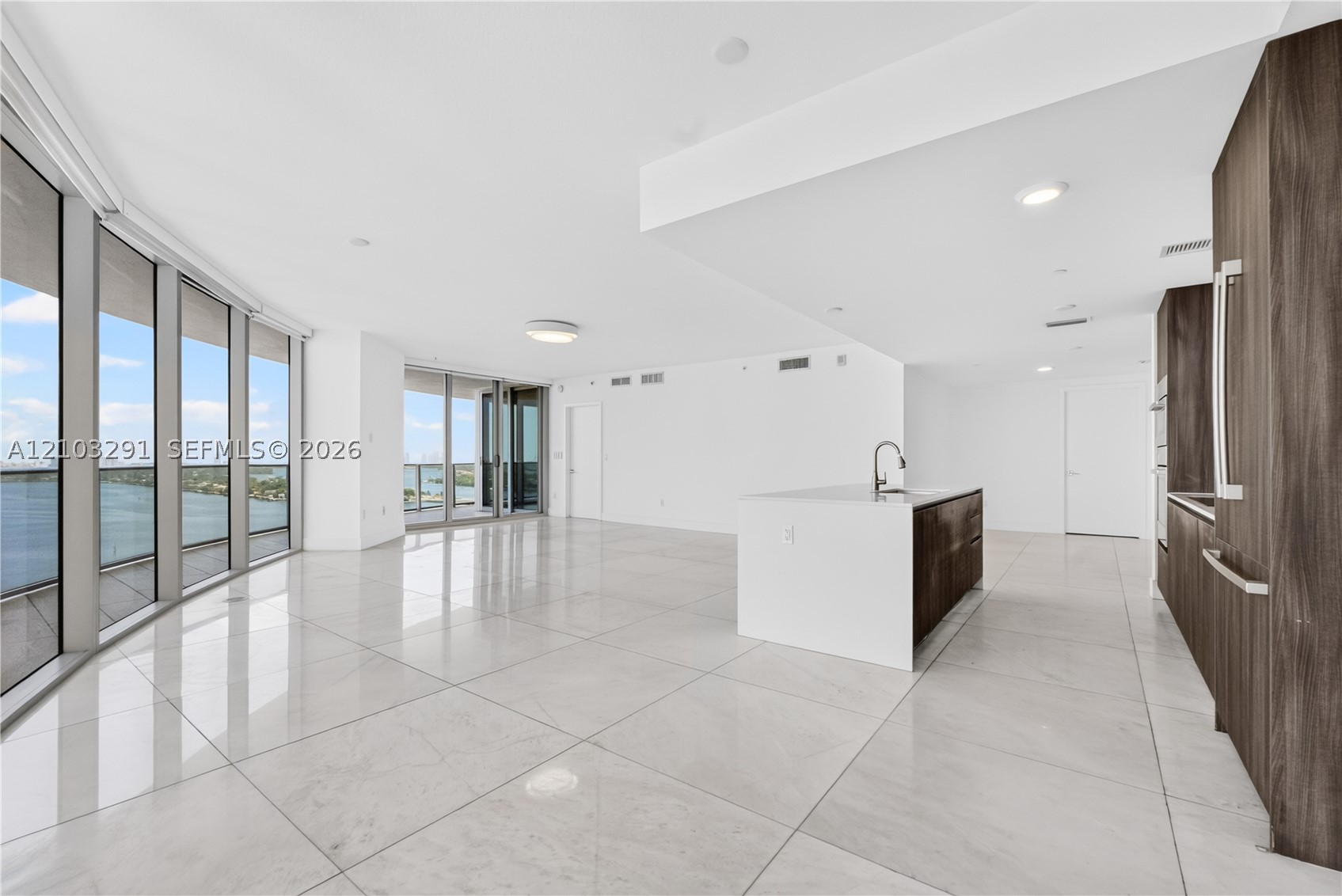 image Aria on the Bay1