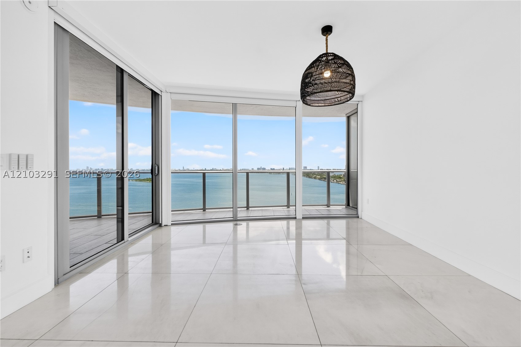 image Aria on the Bay8