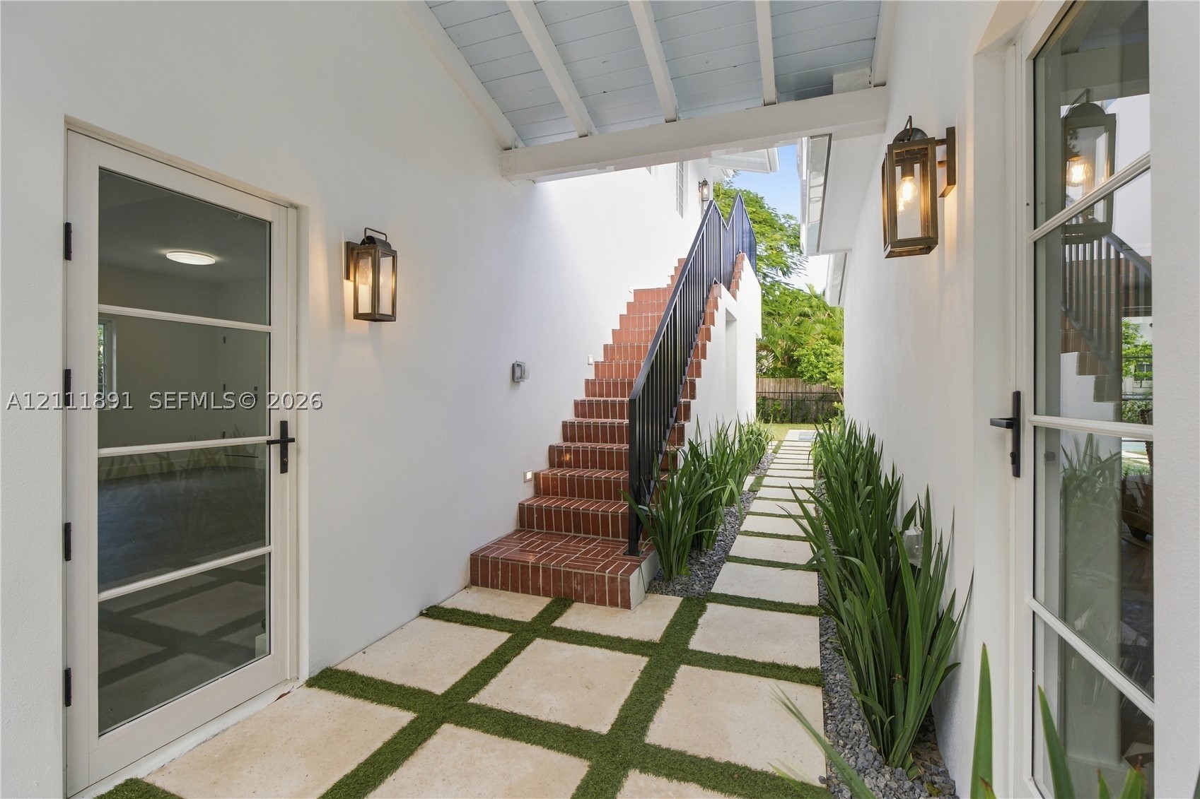 1259 Alhambra Cir Coral Gables, FL 33134