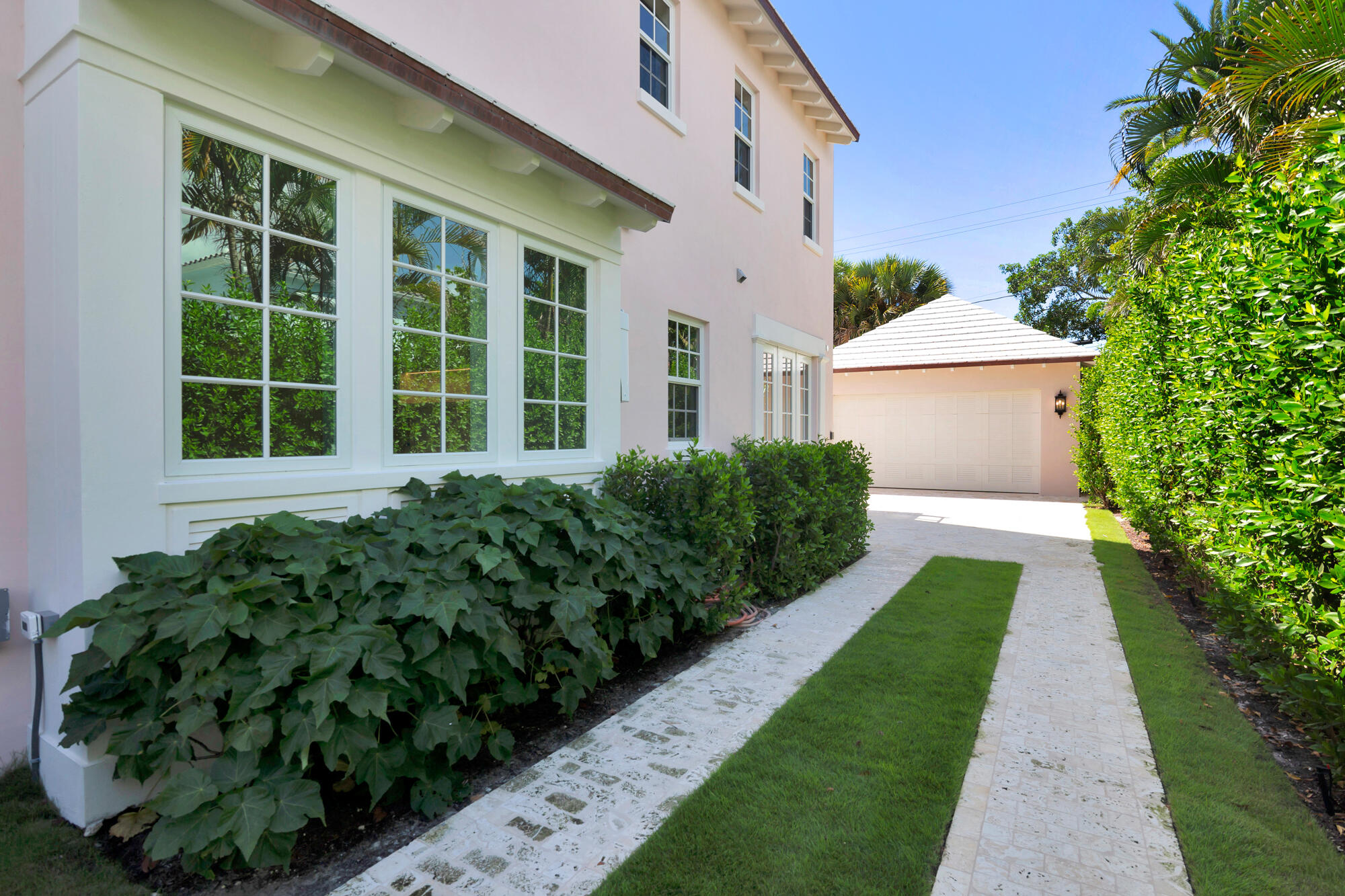 234 Summa St West Palm Beach, FL 33405