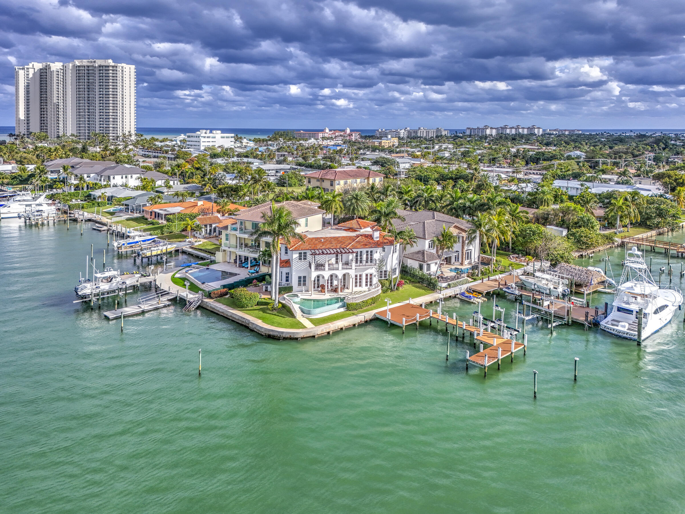 2775 Lake Singer Island, FL 33404