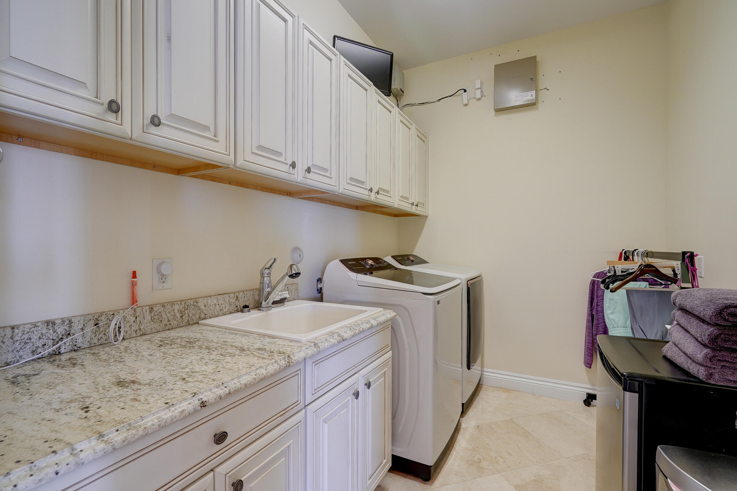 2775 Lake Singer Island, FL 33404