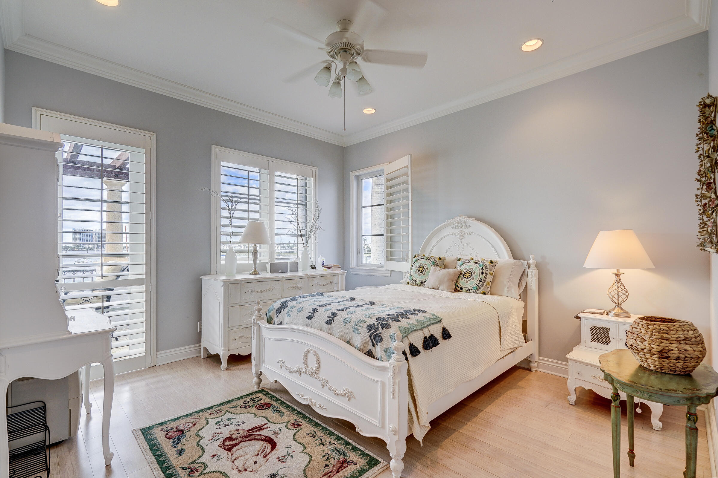 2775 Lake Singer Island, FL 33404