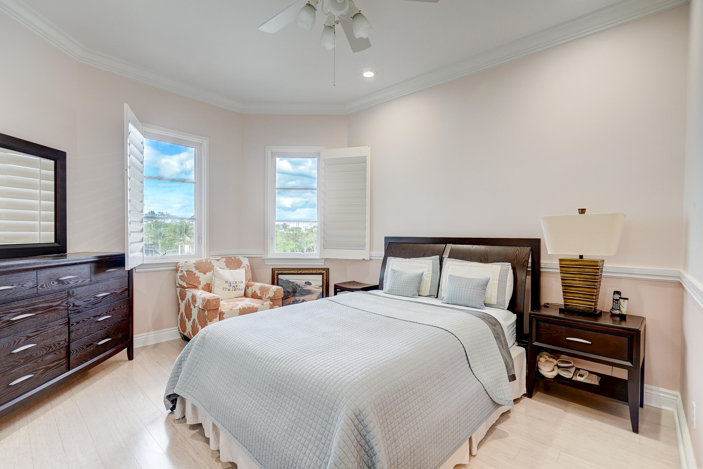 2775 Lake Singer Island, FL 33404