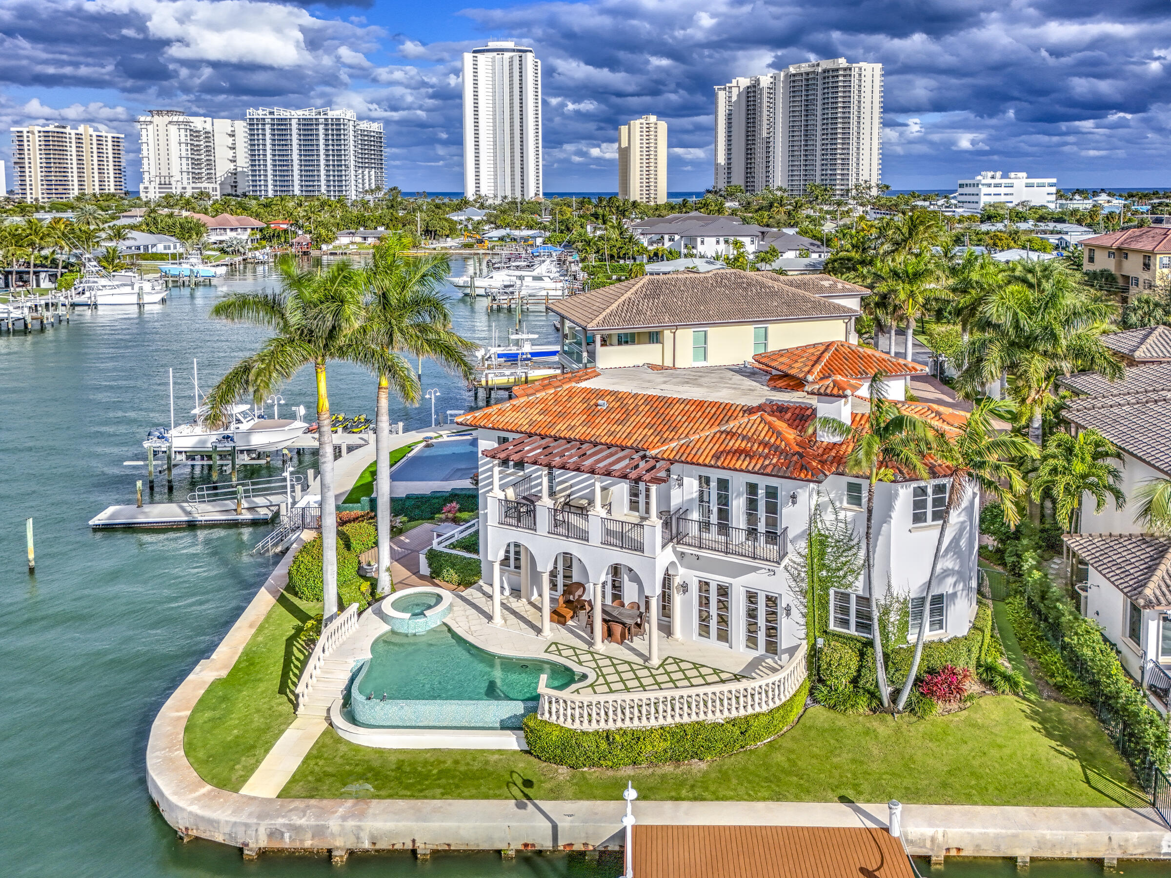 2775 Lake Singer Island, FL 33404