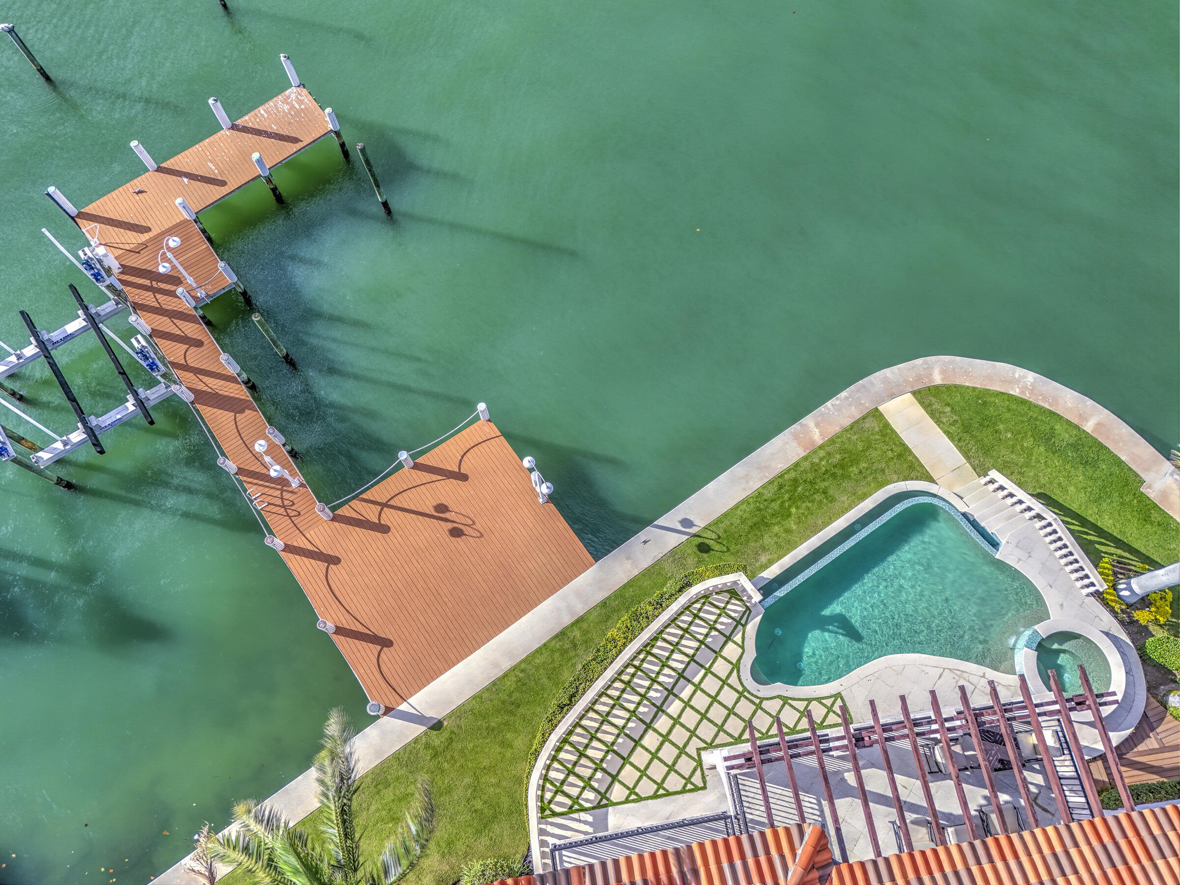 2775 Lake Singer Island, FL 33404