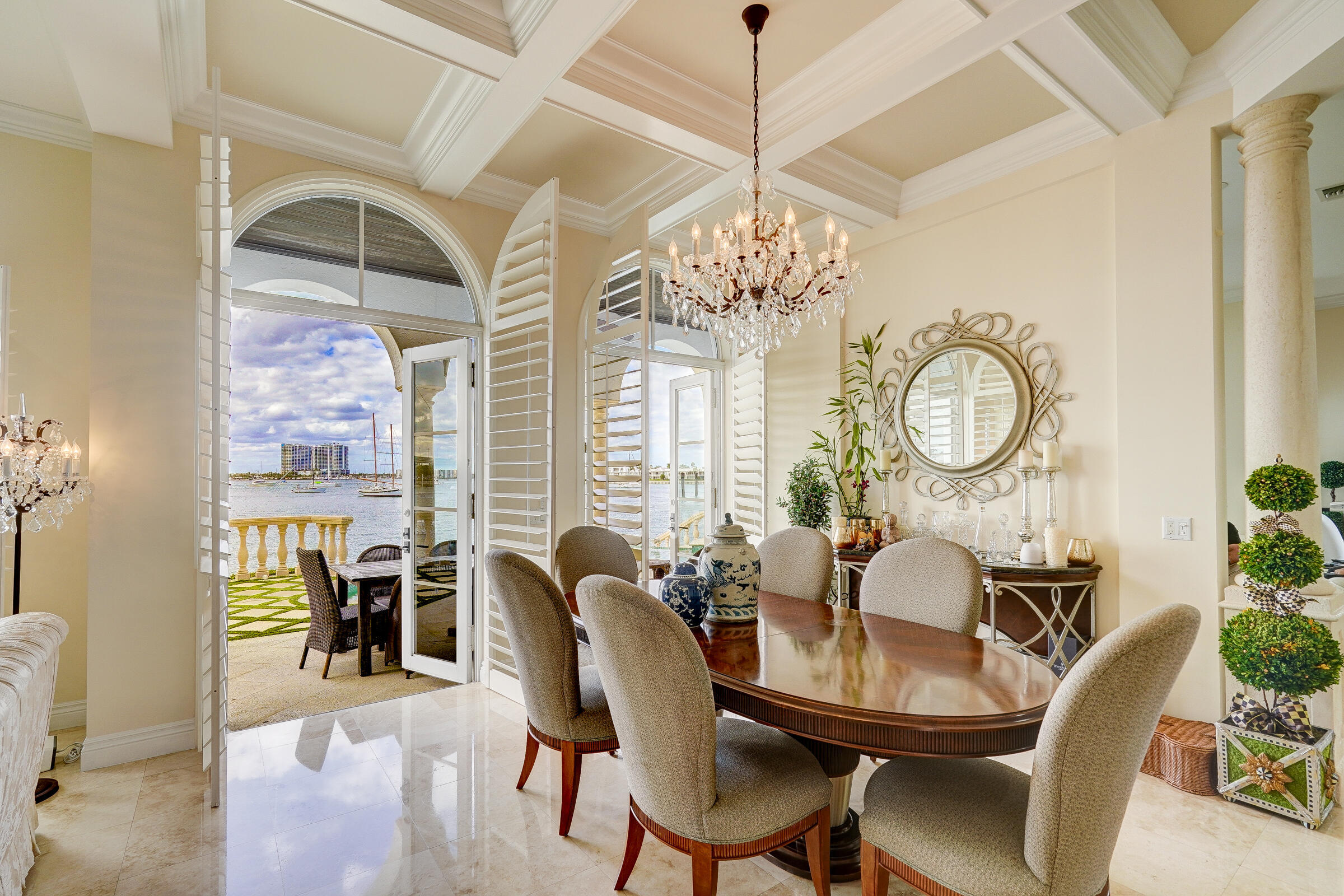 2775 Lake Singer Island, FL 33404