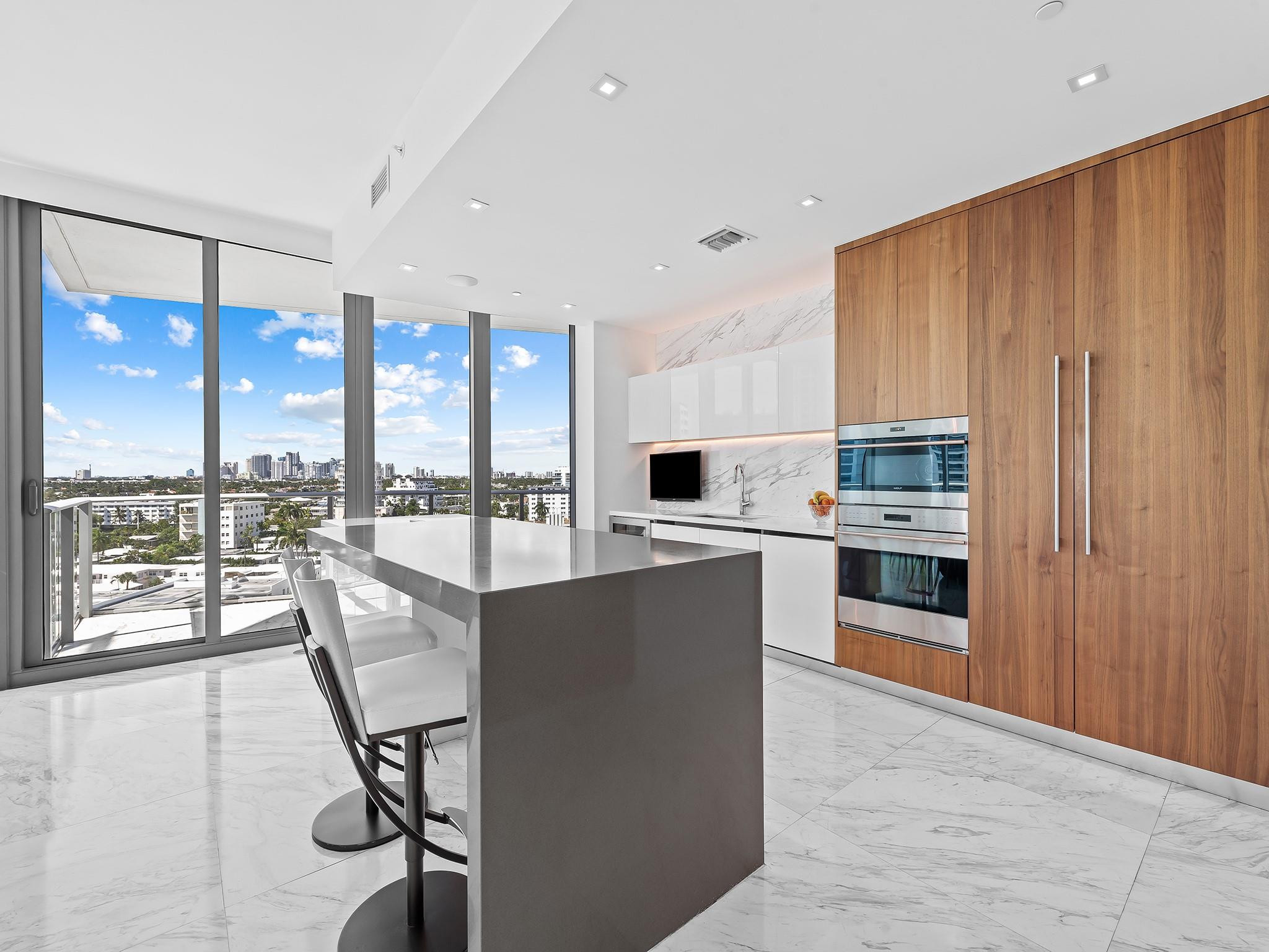 701 N Fort Lauderdale Bch #805 Fort Lauderdale, FL 33304