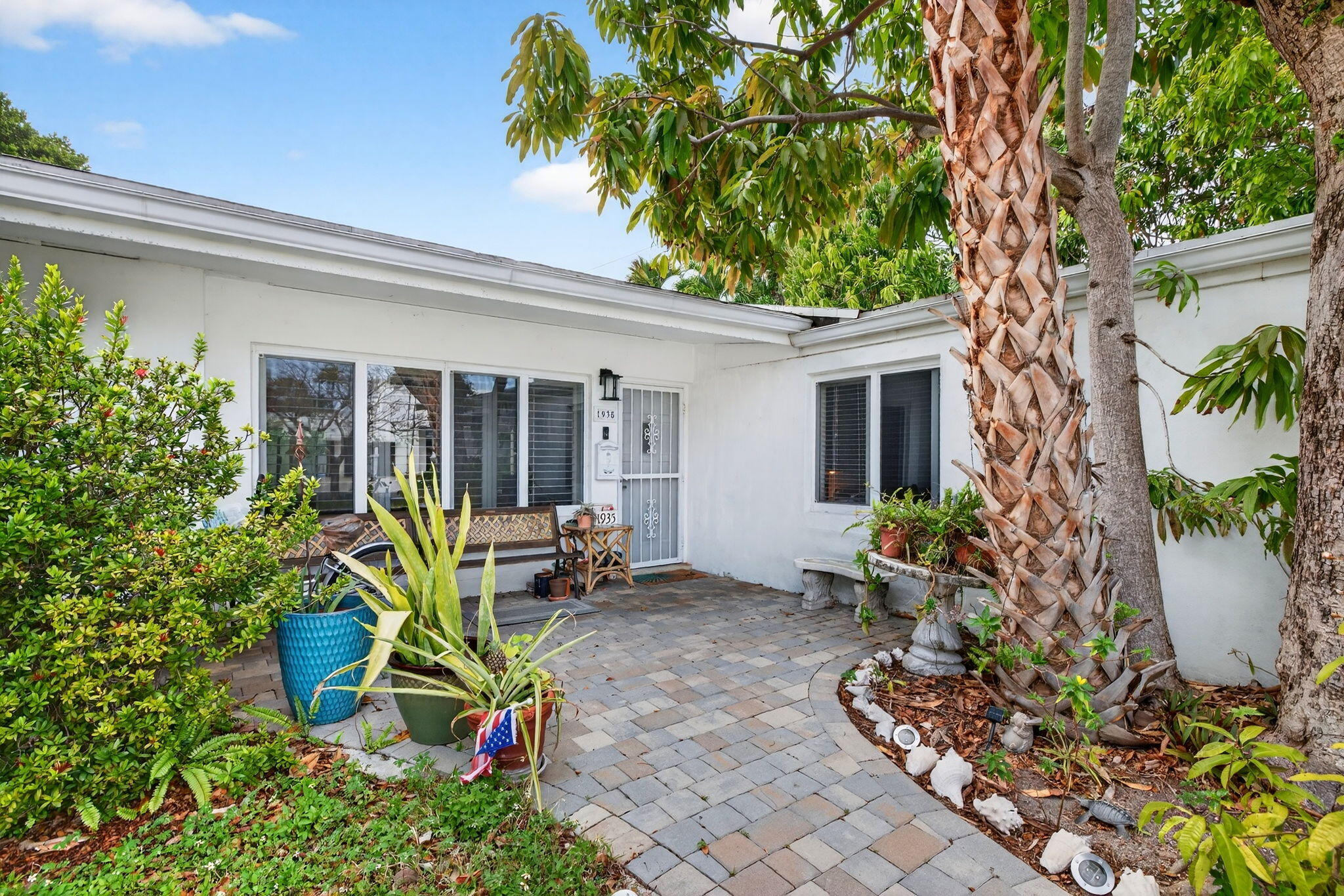 1935 SE 25th Fort Lauderdale, FL 33316