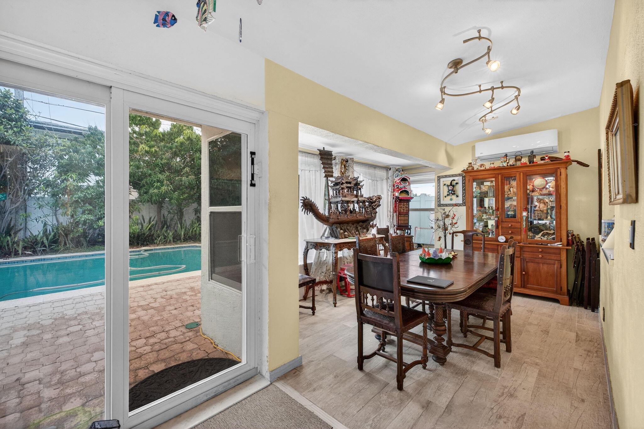 1935 SE 25th Fort Lauderdale, FL 33316