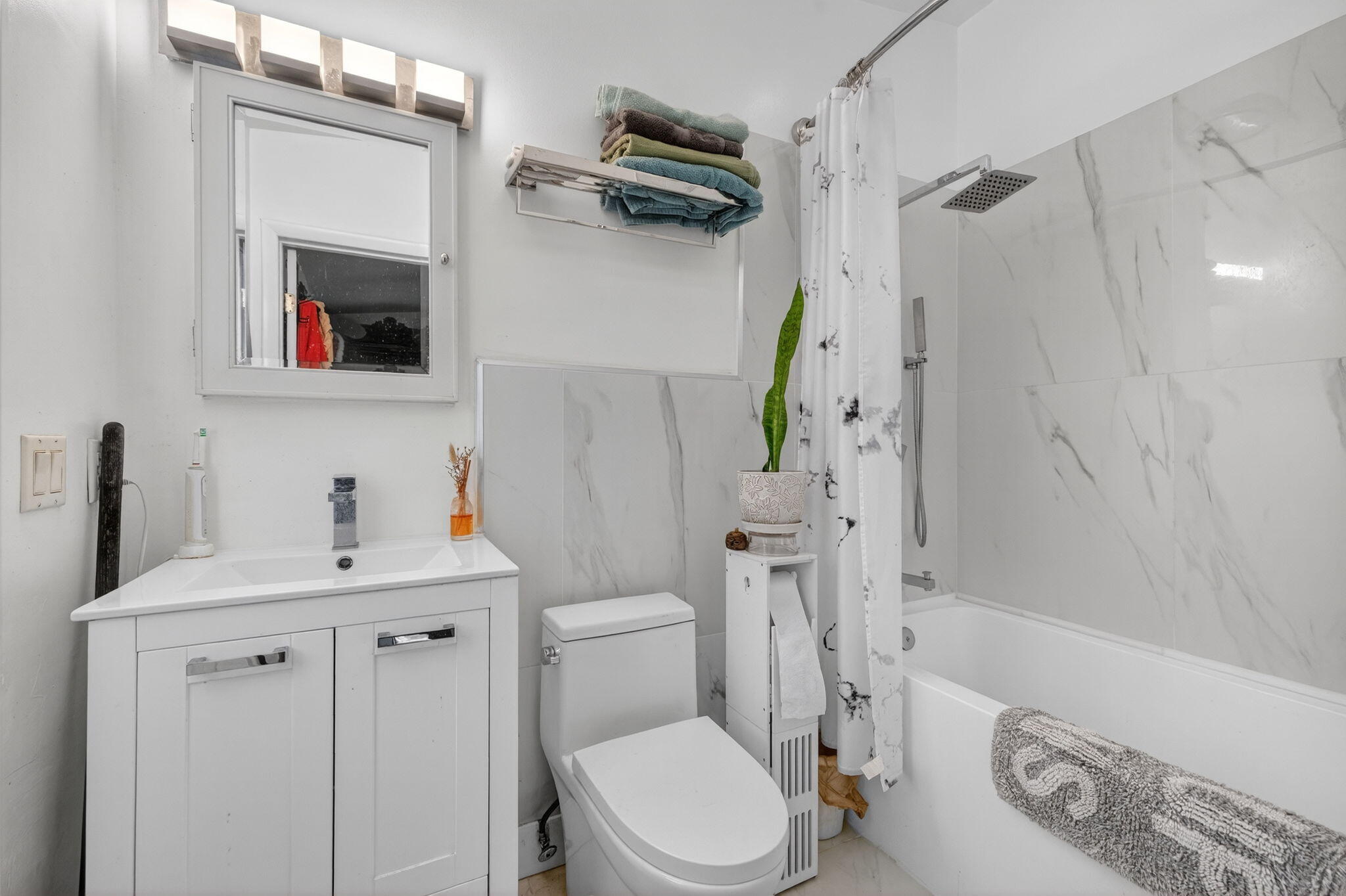 1935 SE 25th Fort Lauderdale, FL 33316