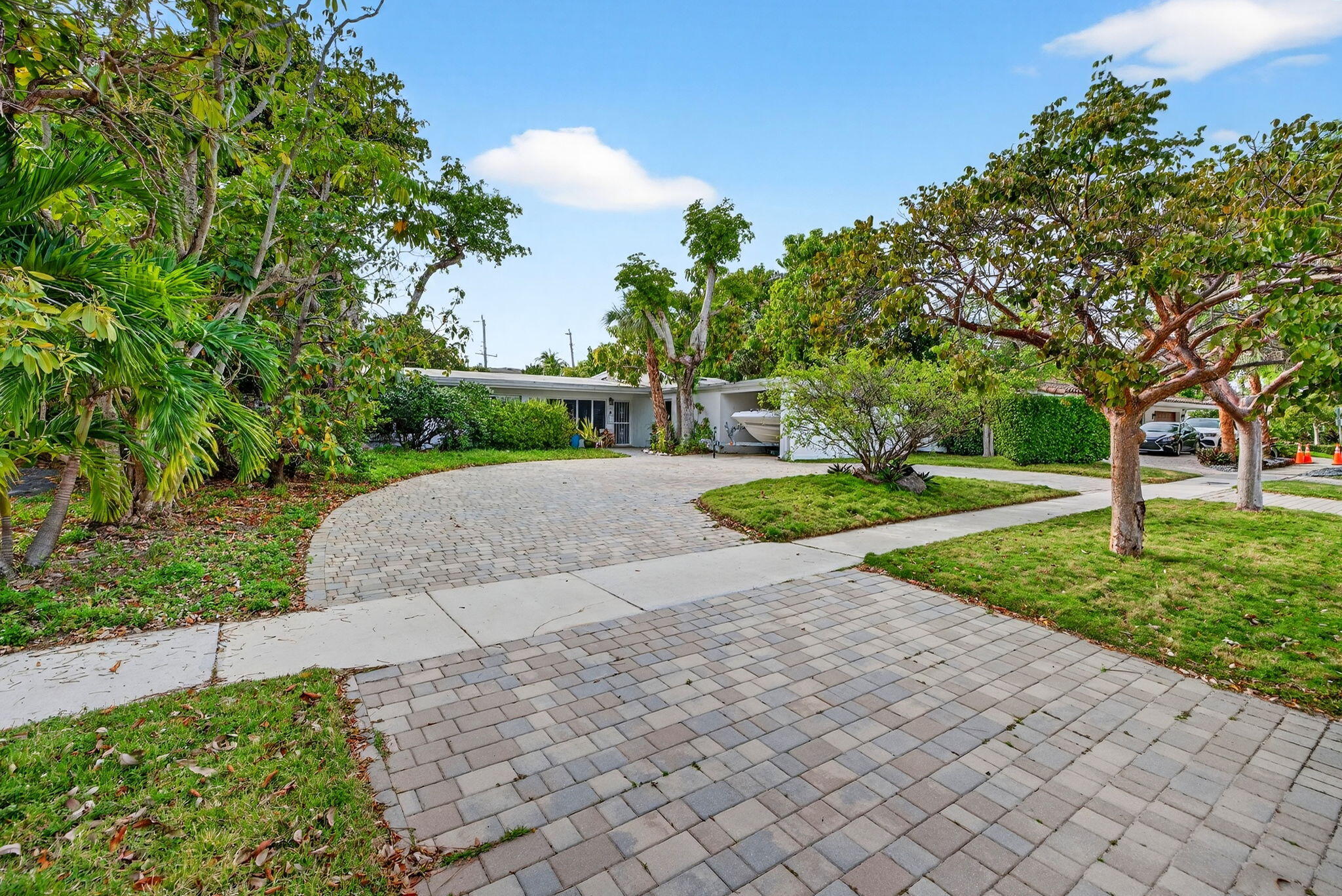 1935 SE 25th Fort Lauderdale, FL 33316