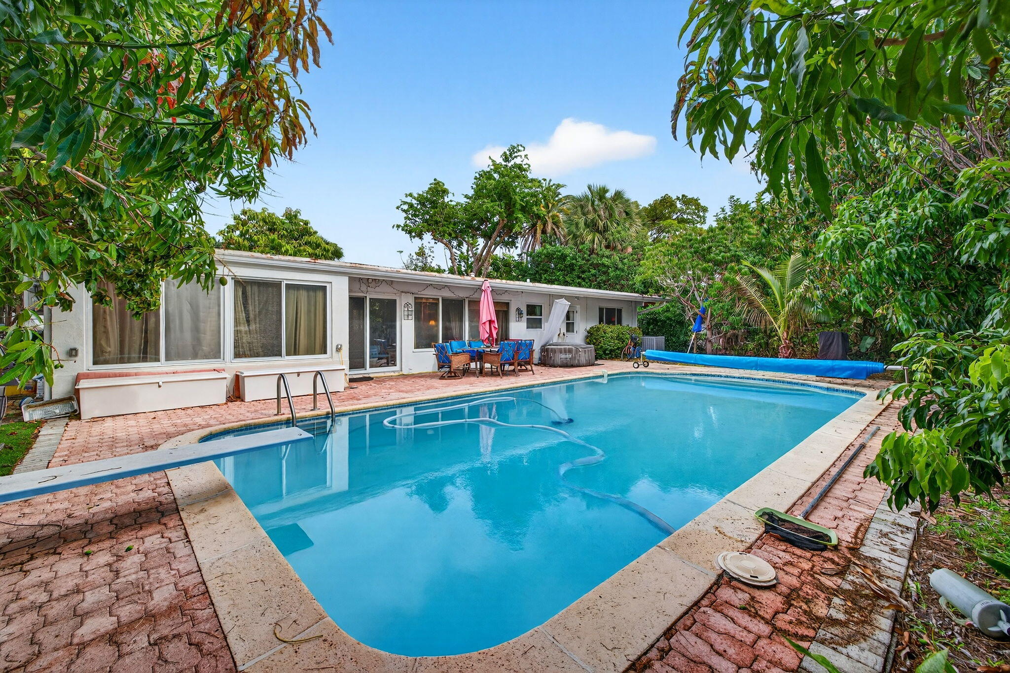 1935 SE 25th Fort Lauderdale, FL 33316