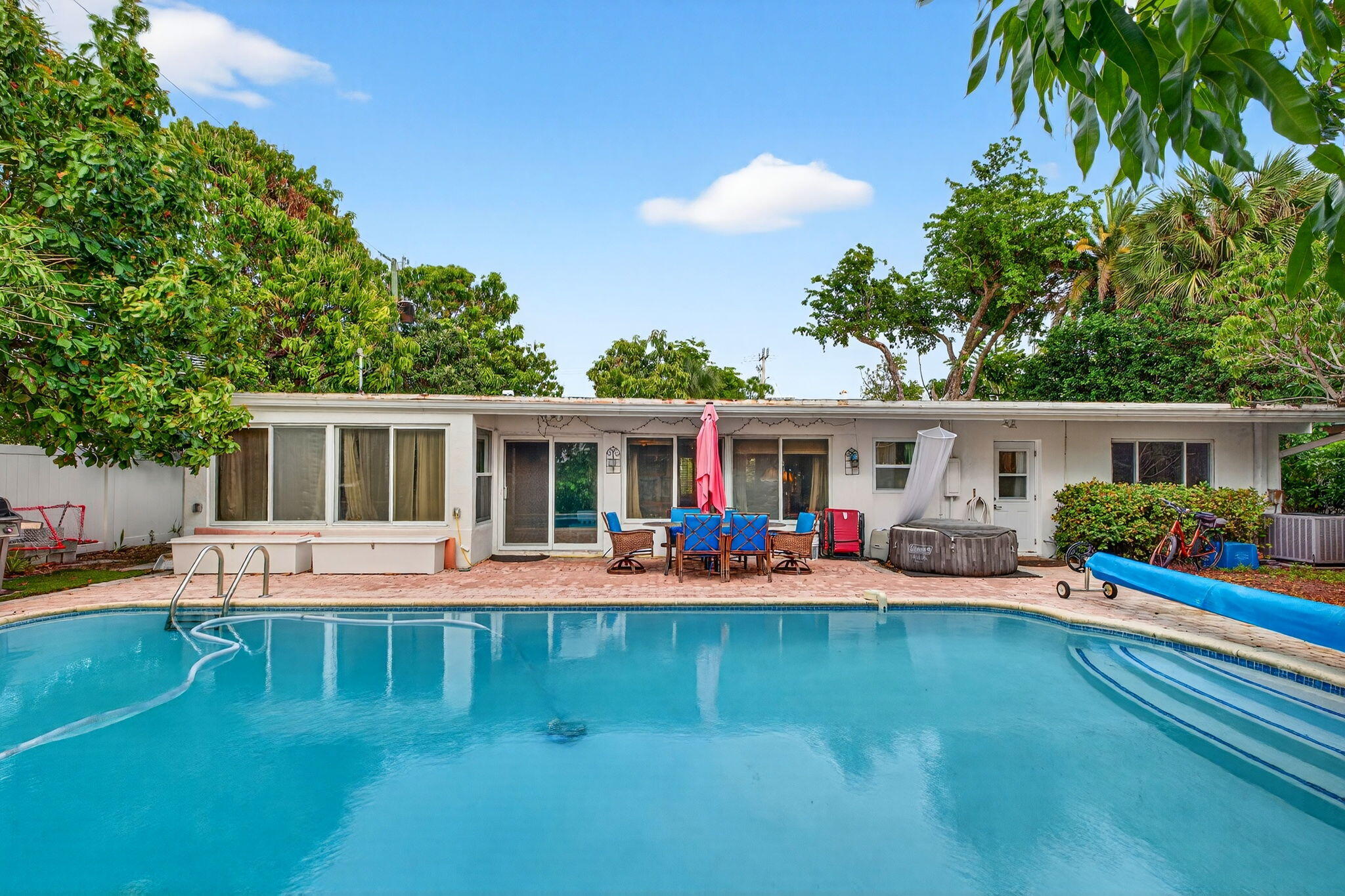 1935 SE 25th Fort Lauderdale, FL 33316