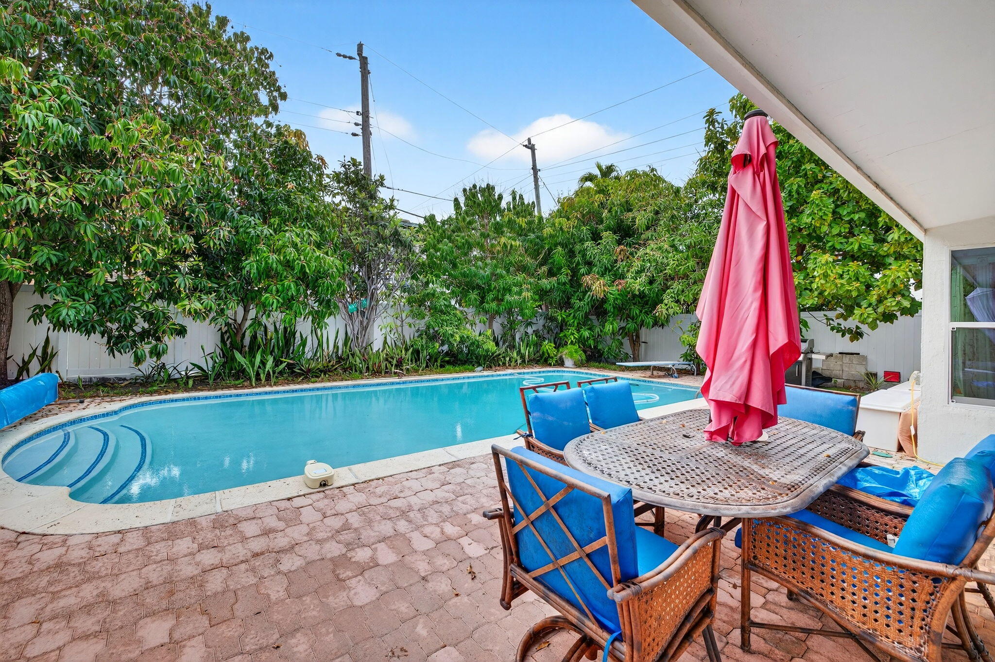 1935 SE 25th Fort Lauderdale, FL 33316