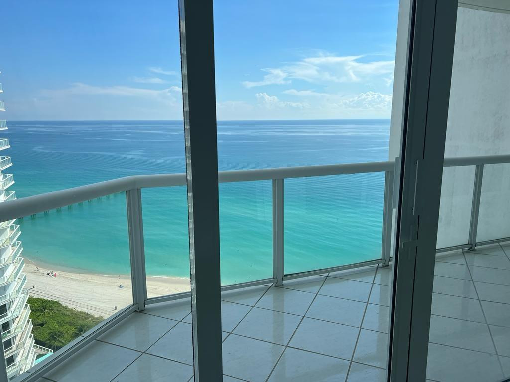 16425 Collins #2514 Sunny Isles Beach, FL 33160