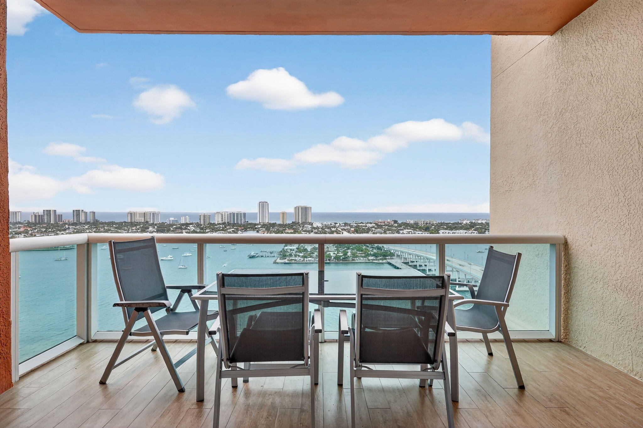 2640 Lake Shr #2608 Riviera Beach, FL 33404