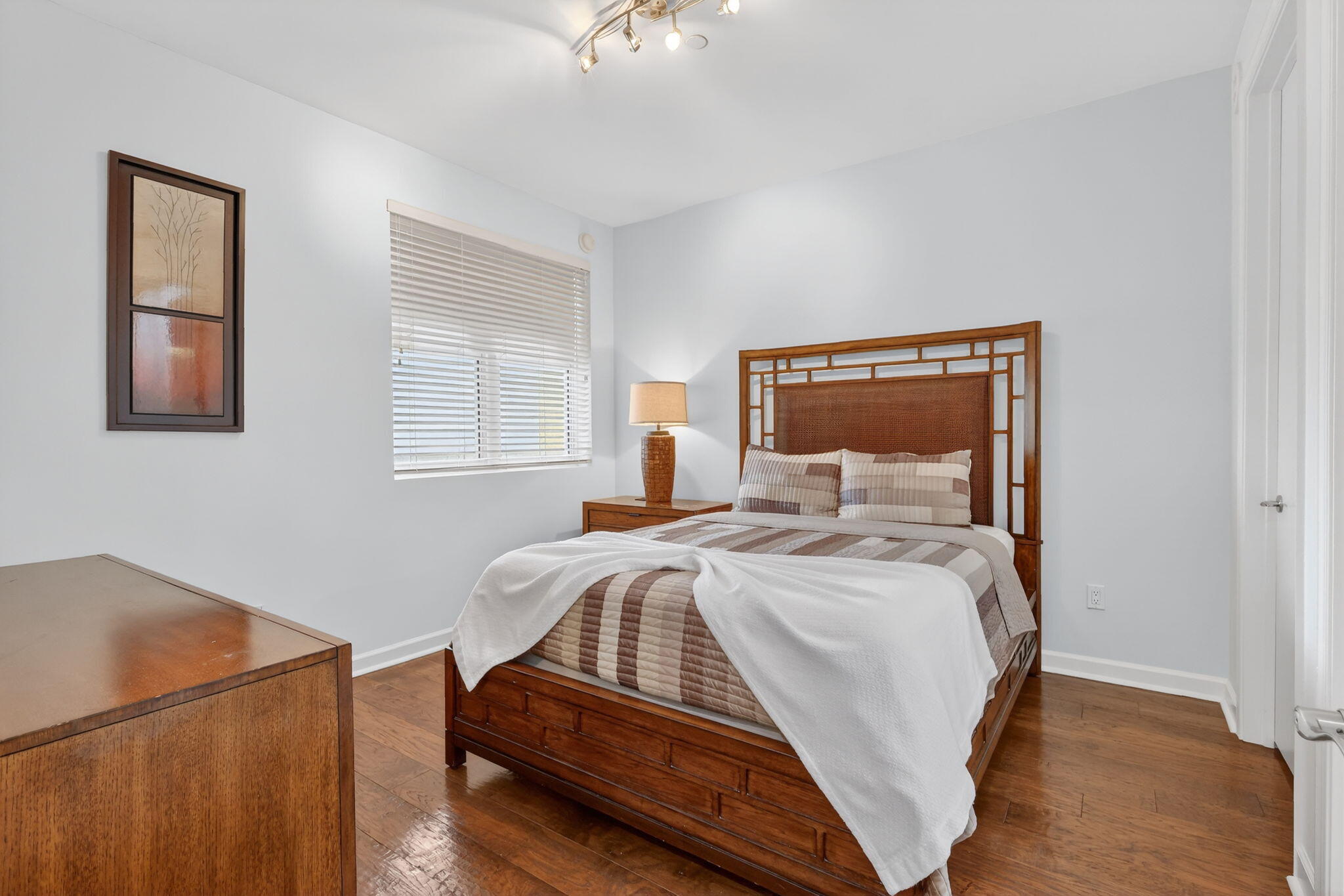 2640 Lake Shr #2608 Riviera Beach, FL 33404