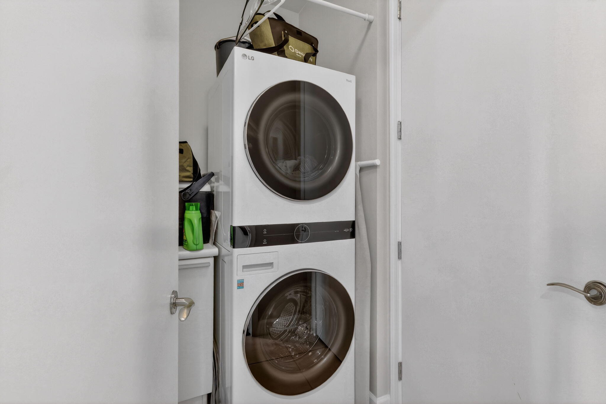 2640 Lake Shr #2608 Riviera Beach, FL 33404