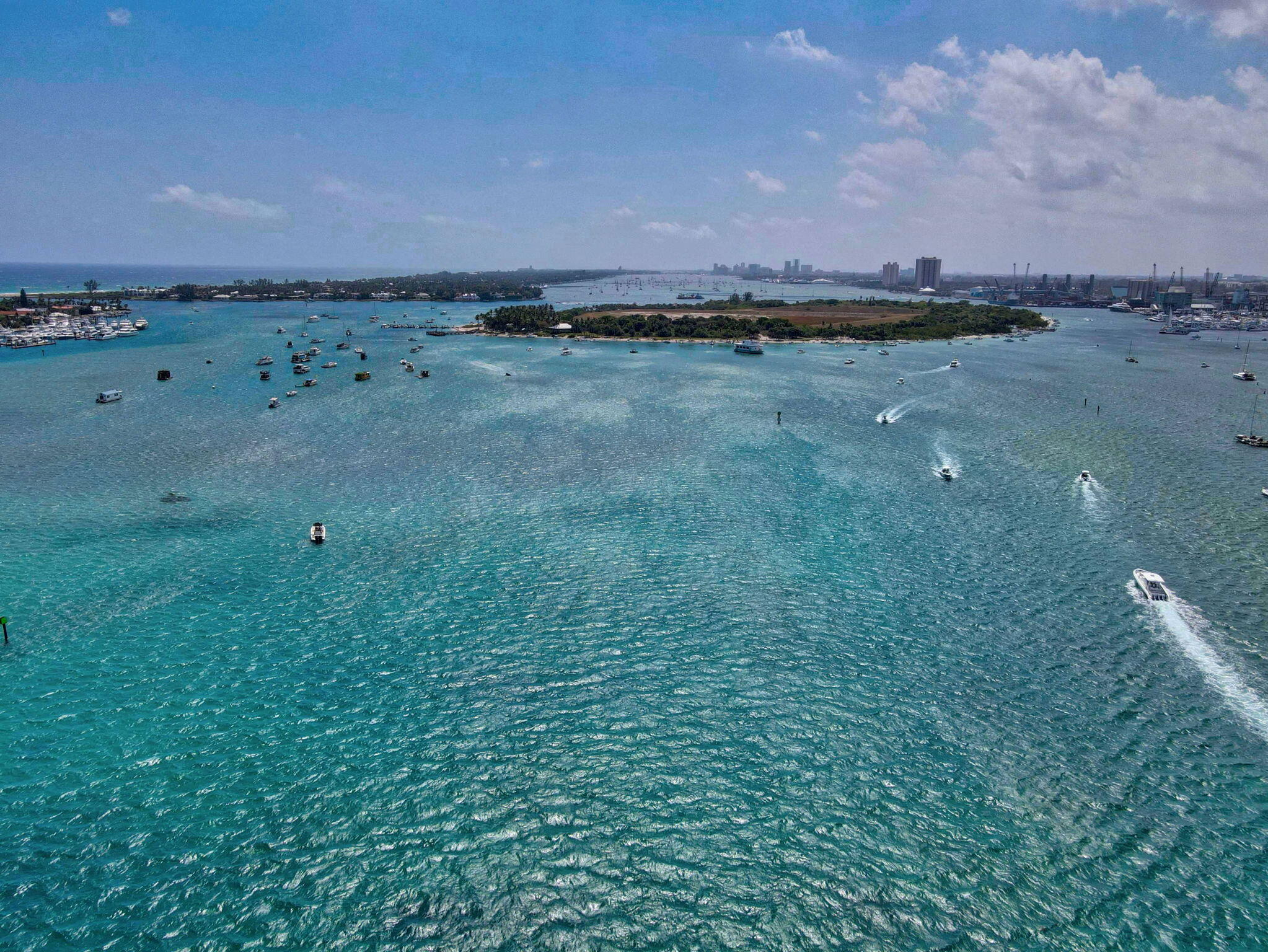 2640 Lake Shr #2608 Riviera Beach, FL 33404