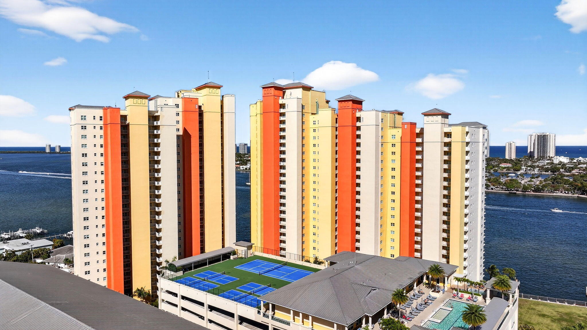 2640 Lake Shr #2608 Riviera Beach, FL 33404