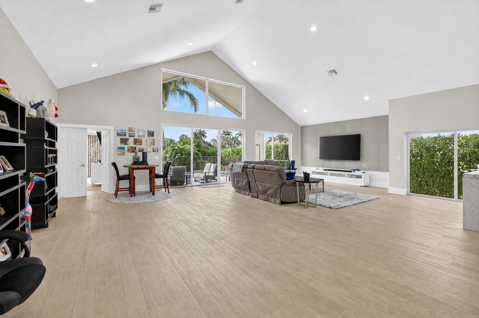 17320 Loch Lomond Boca Raton, FL 33496